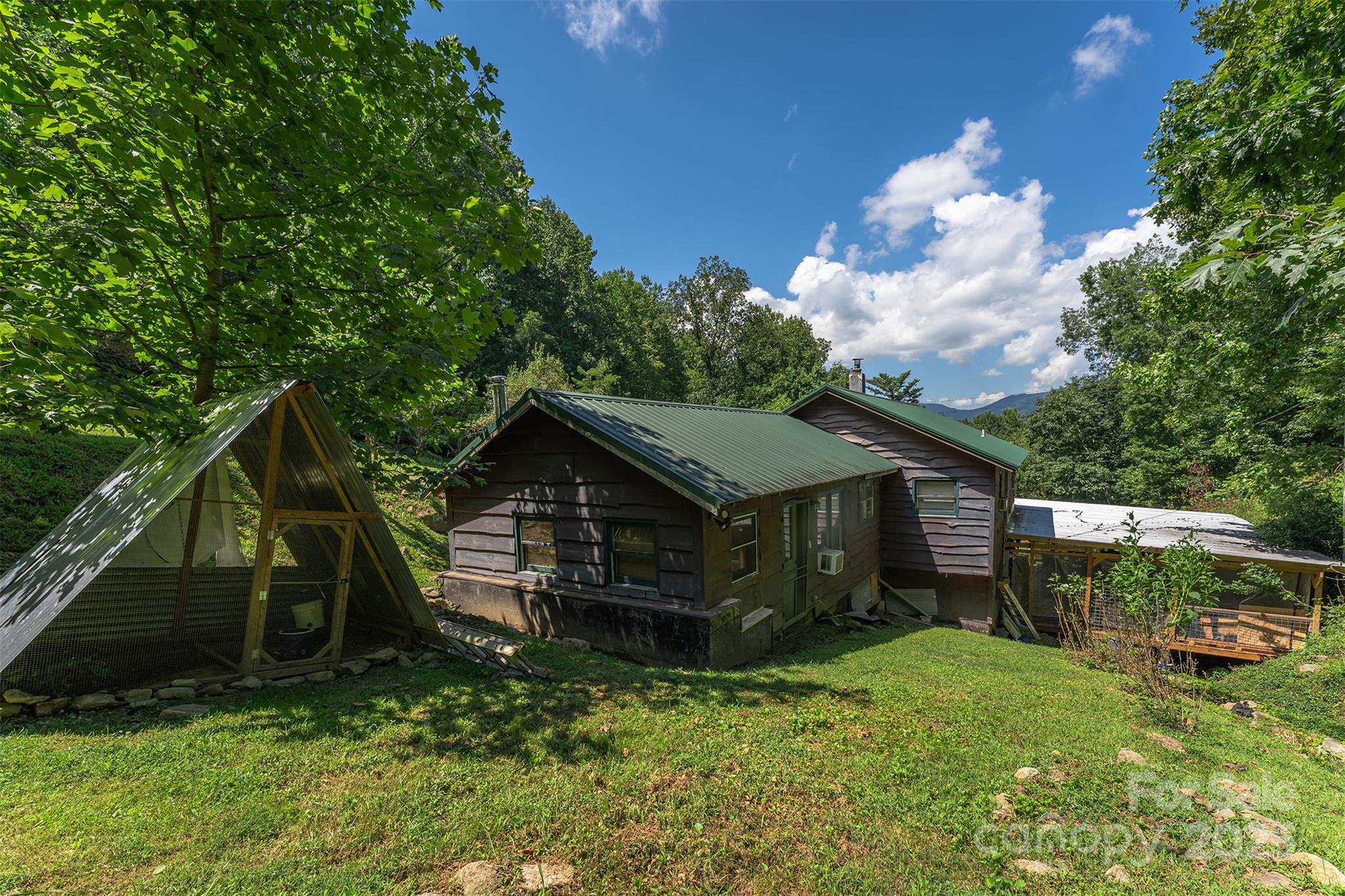 1145 Woolyshot Branch Road — Hot Springs