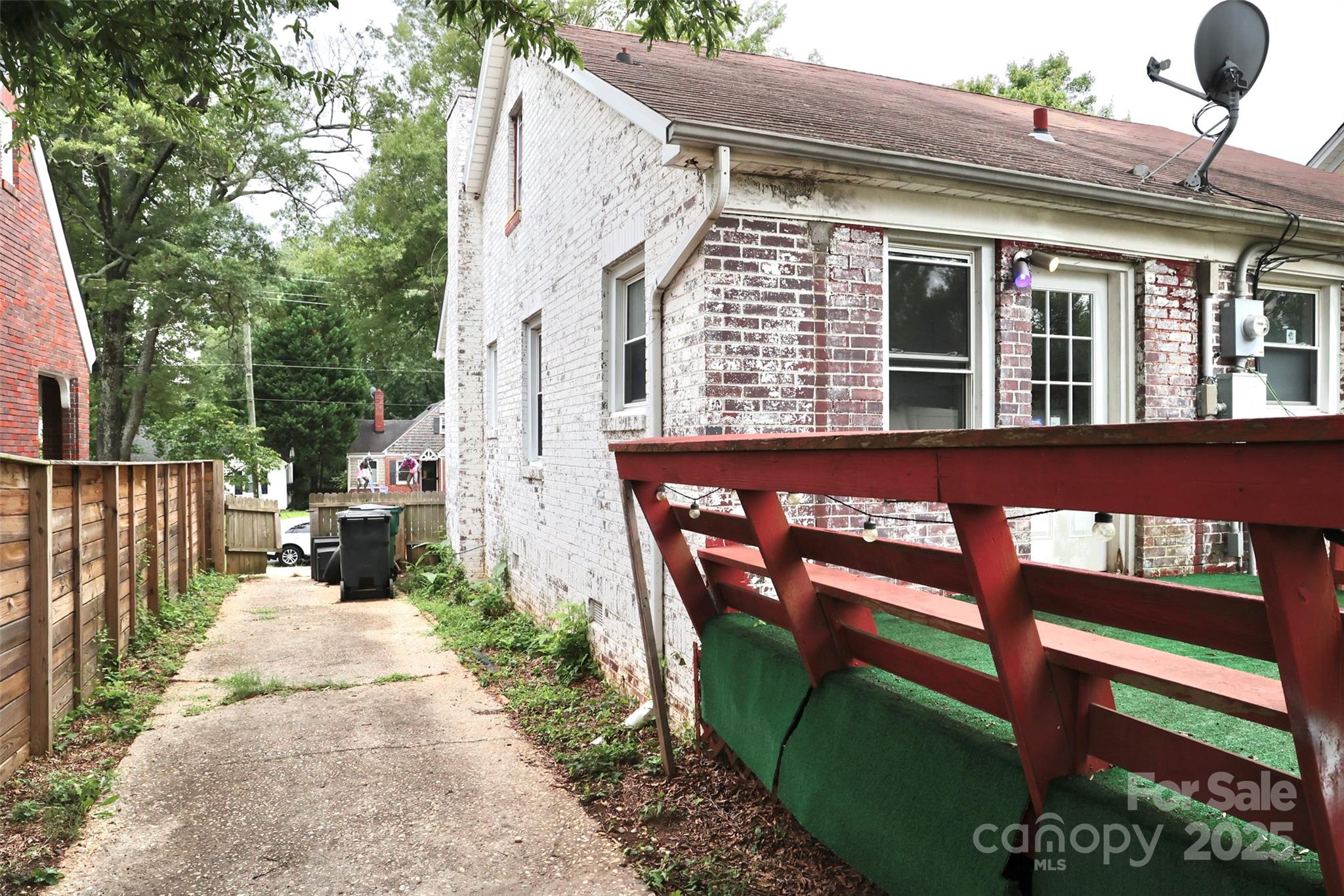 2629 Commonwealth Avenue — Charlotte
