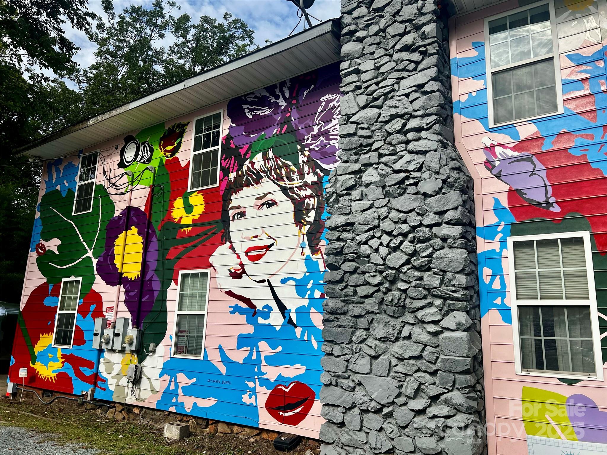 2629 Commonwealth Avenue — Charlotte
