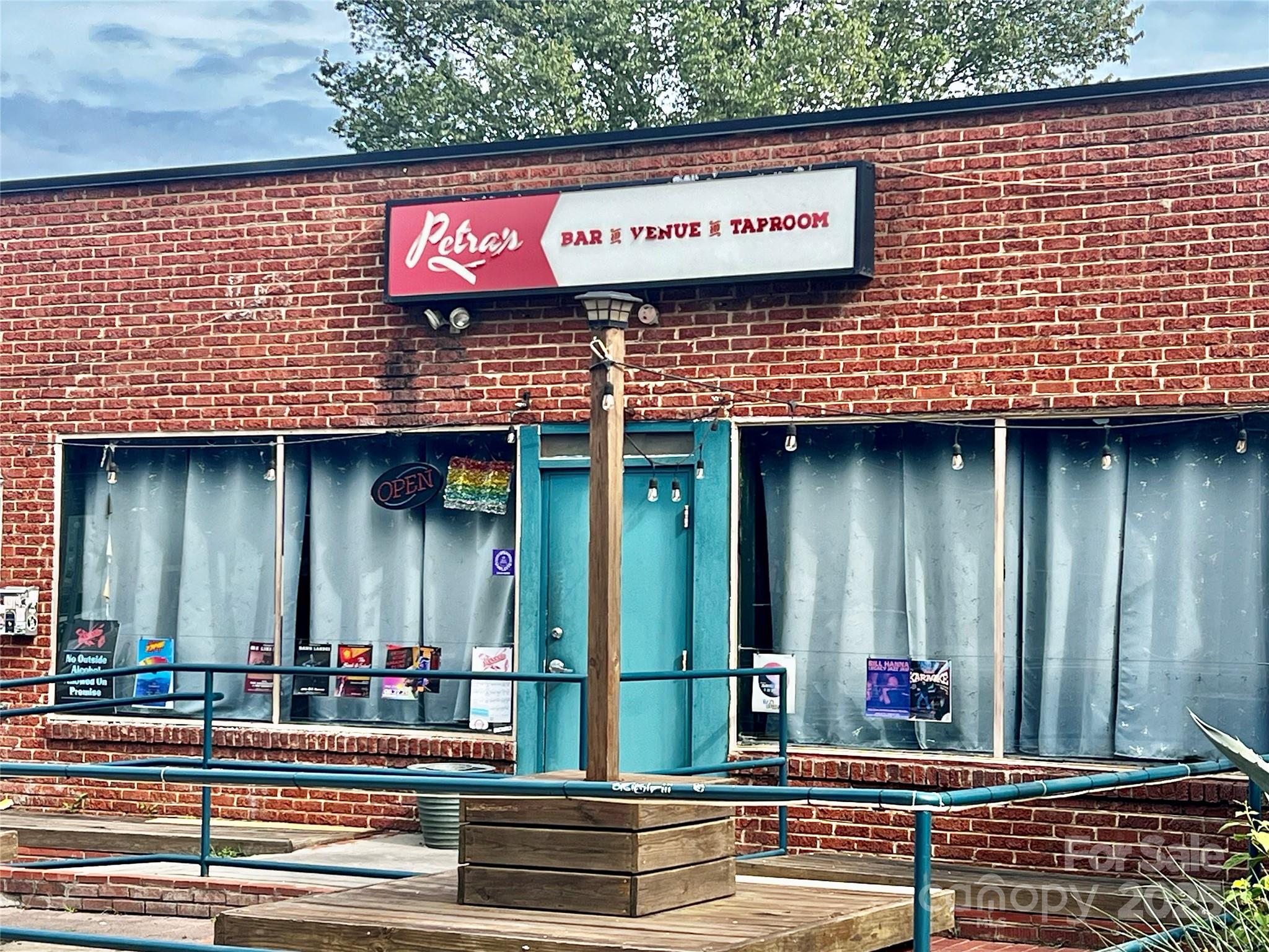 2629 Commonwealth Avenue — Charlotte