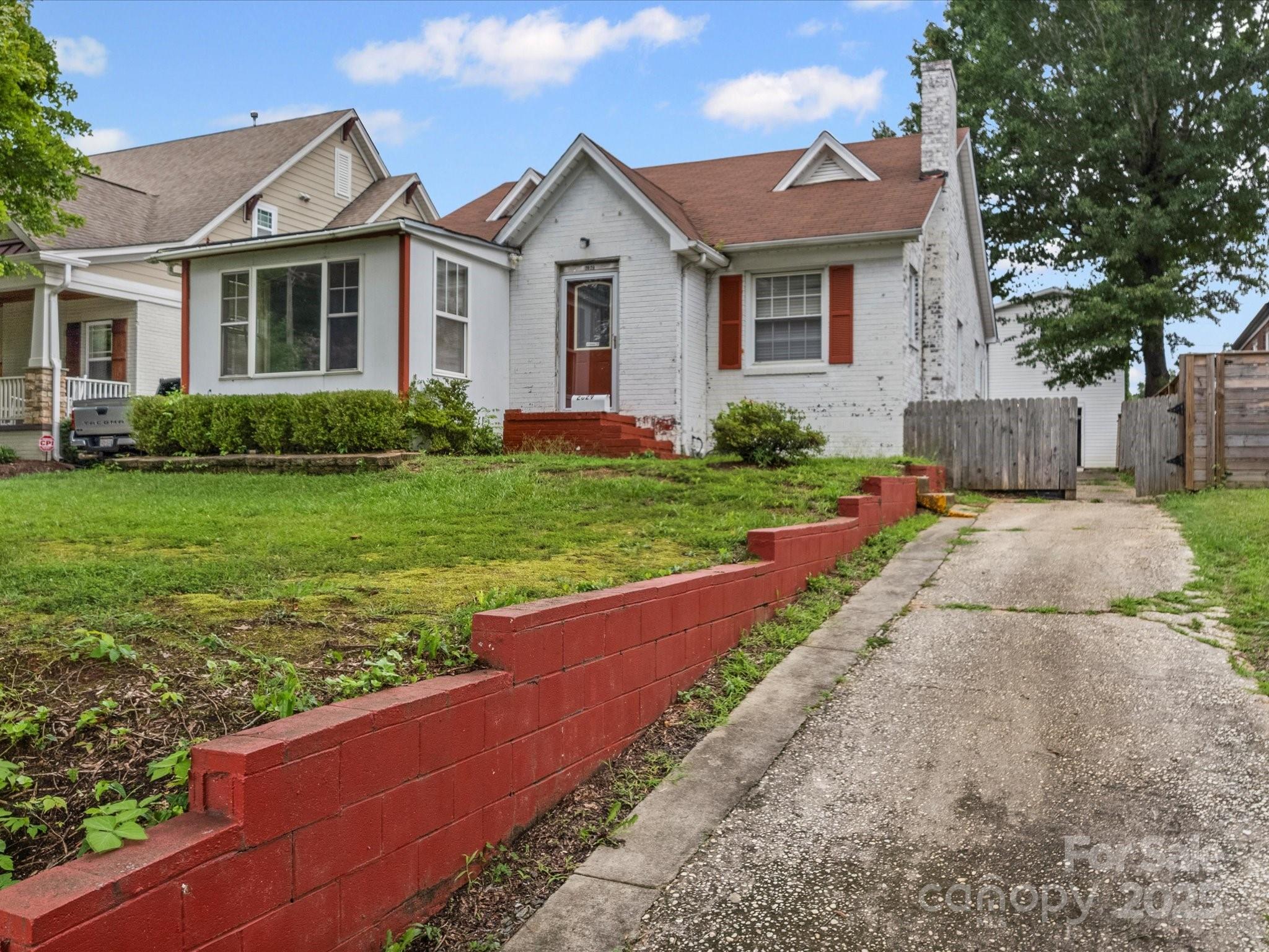 2629 Commonwealth Avenue — Charlotte