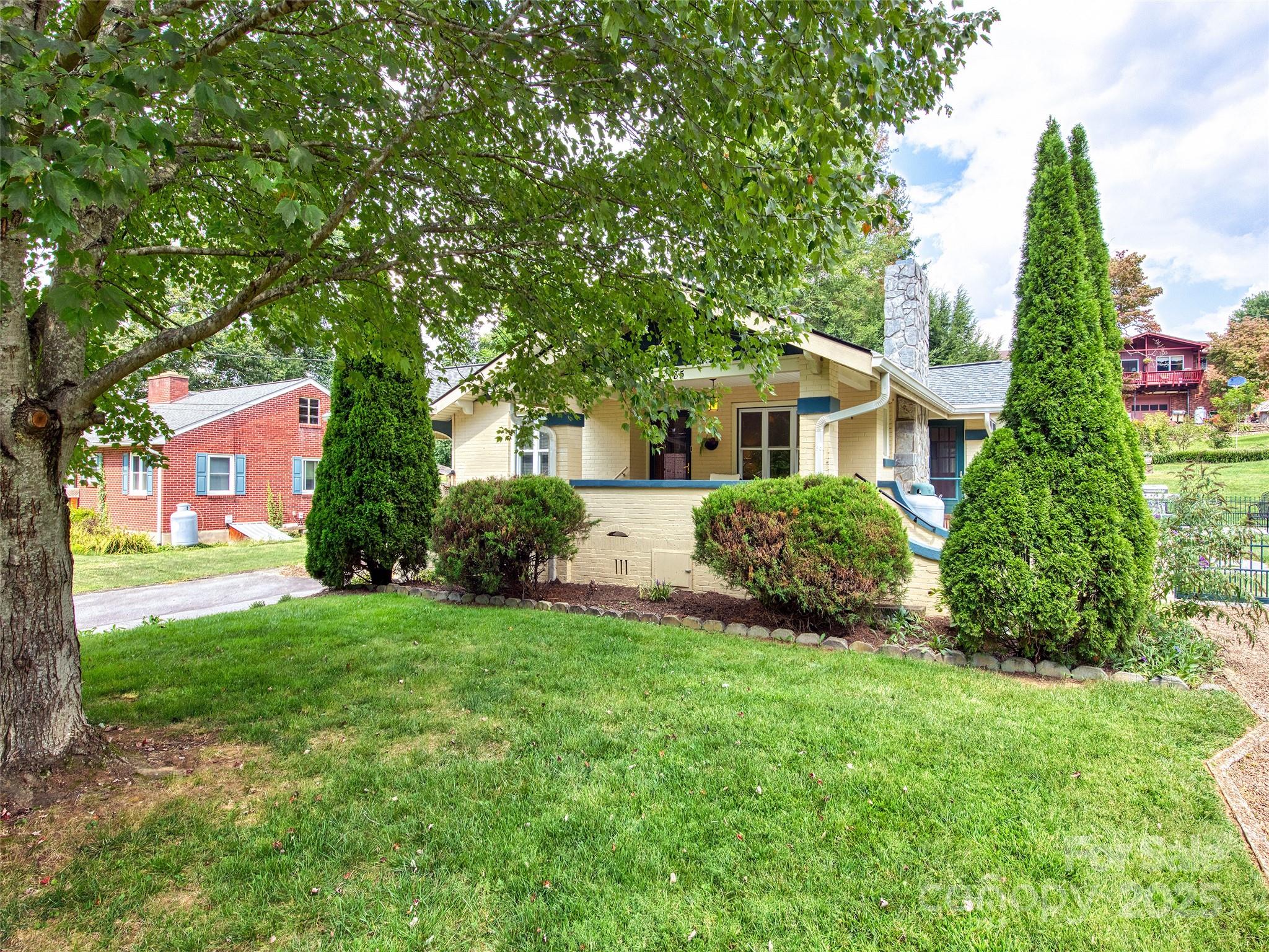 85 E Marshall Street — Waynesville