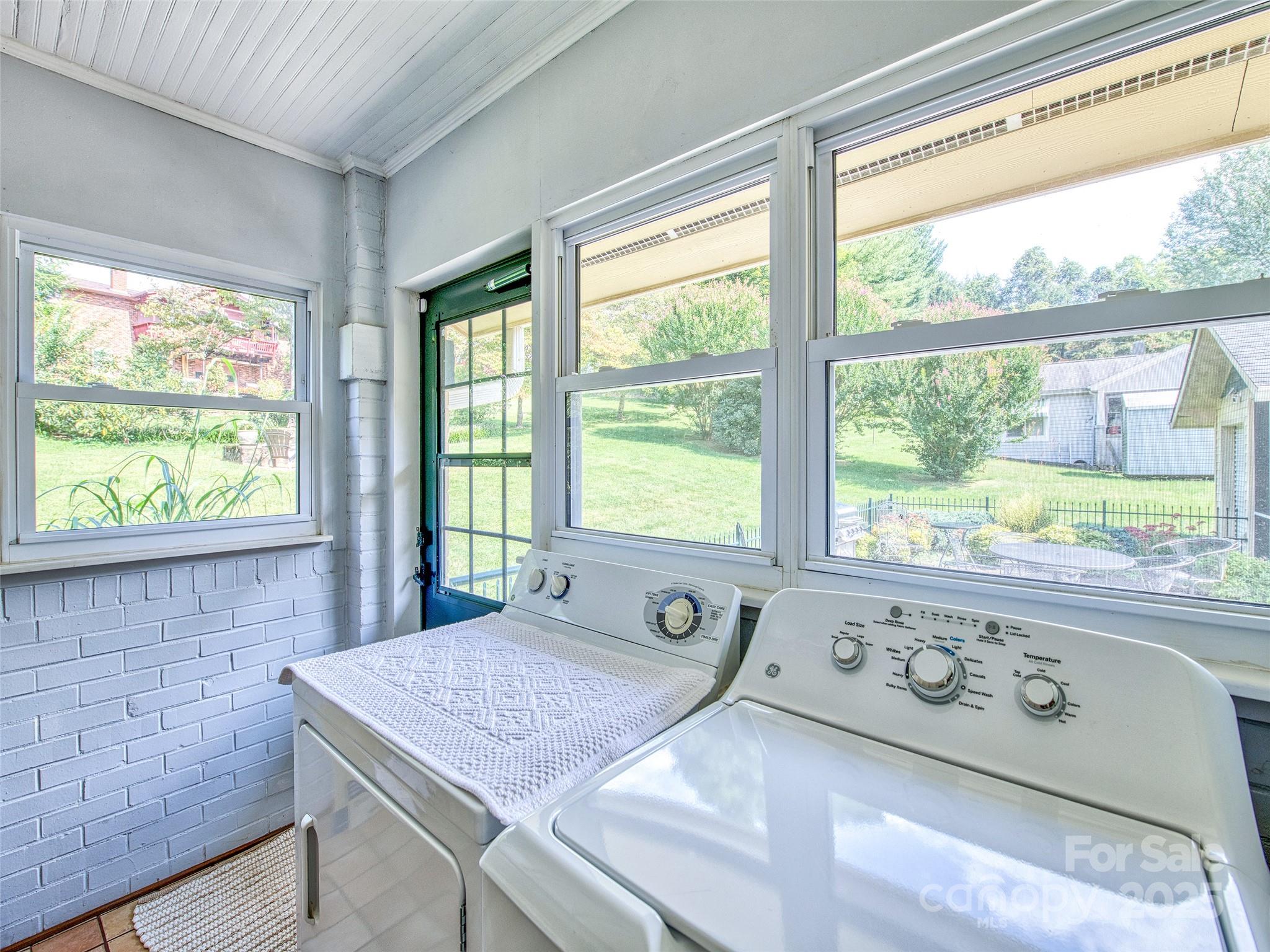 85 E Marshall Street — Waynesville
