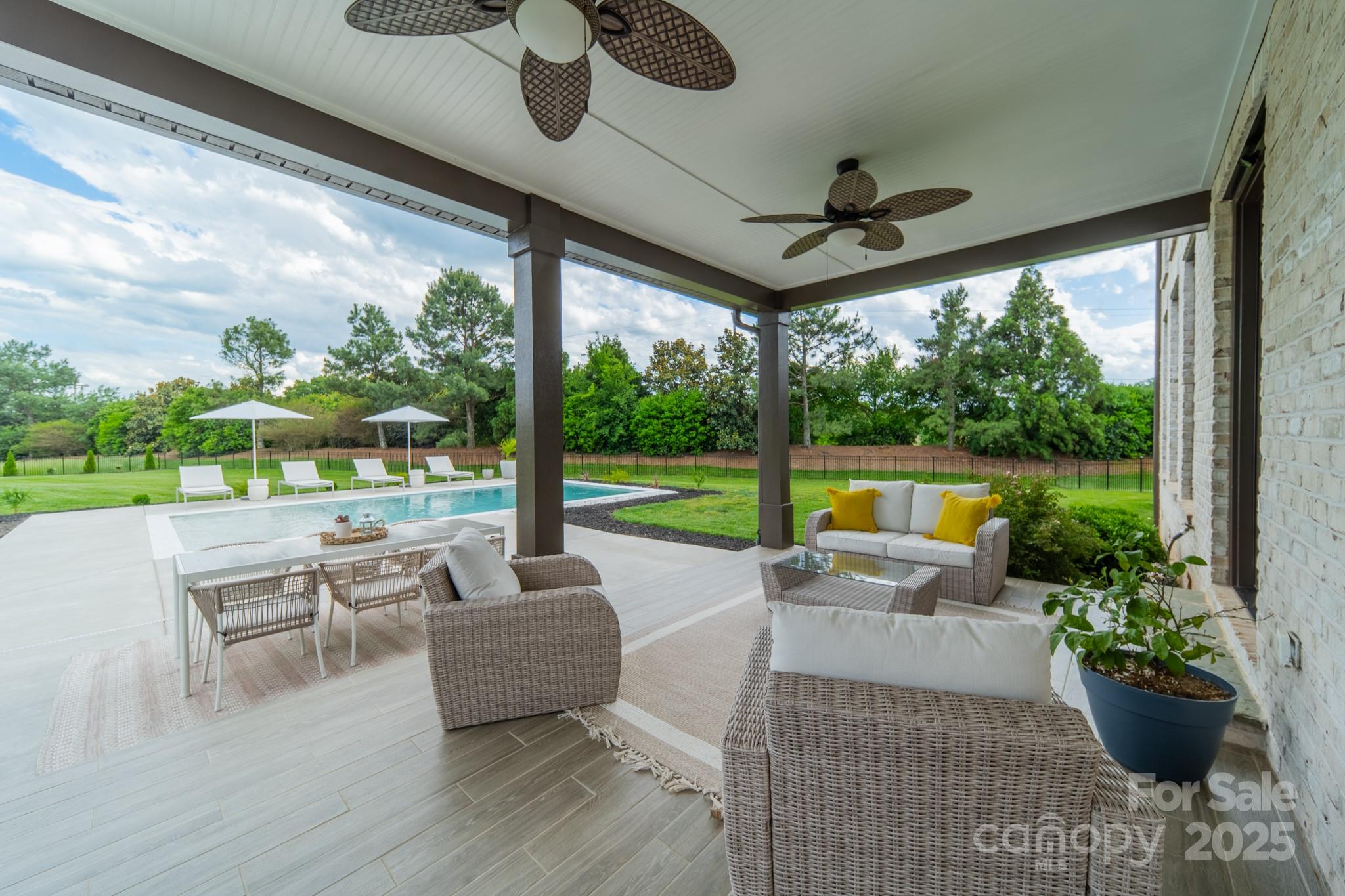8102 Rolling Fields Road — Charlotte