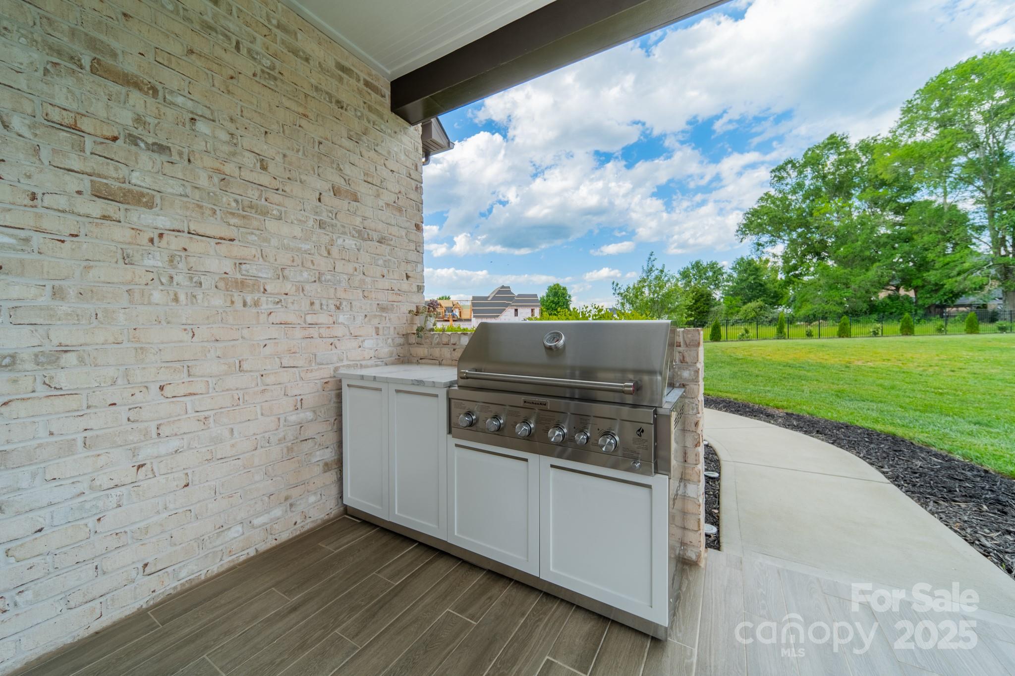 8102 Rolling Fields Road — Charlotte