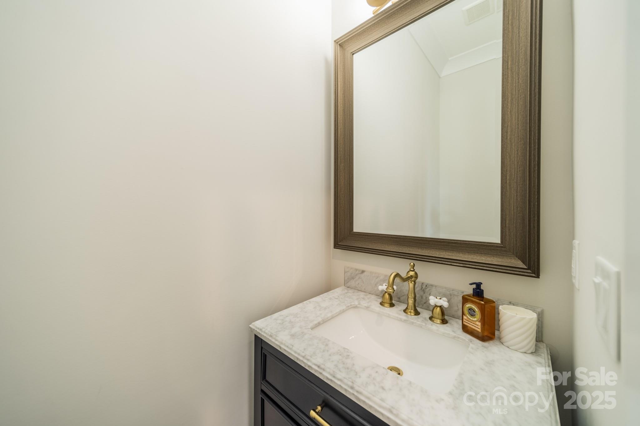 8102 Rolling Fields Road — Charlotte