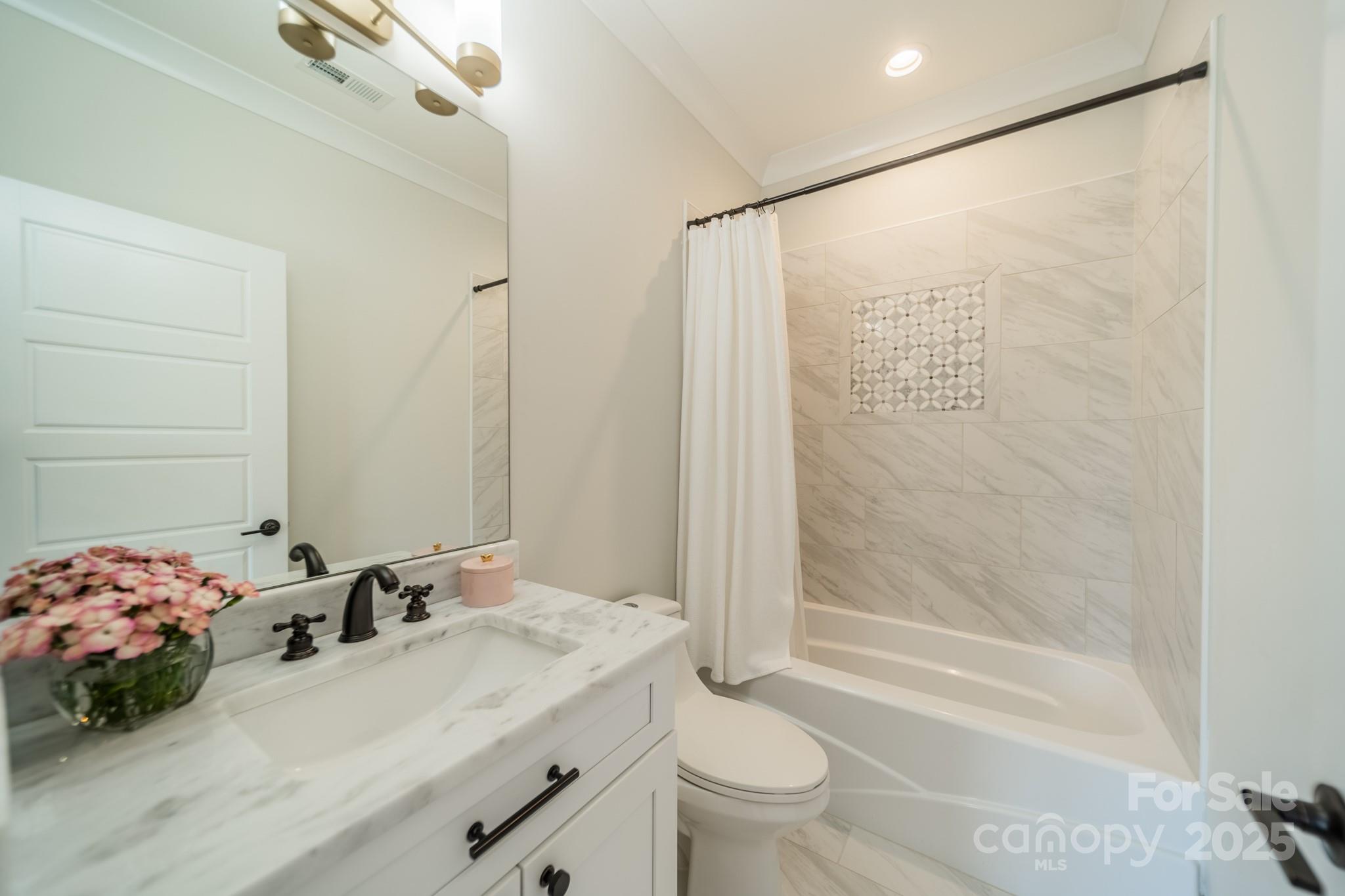8102 Rolling Fields Road — Charlotte