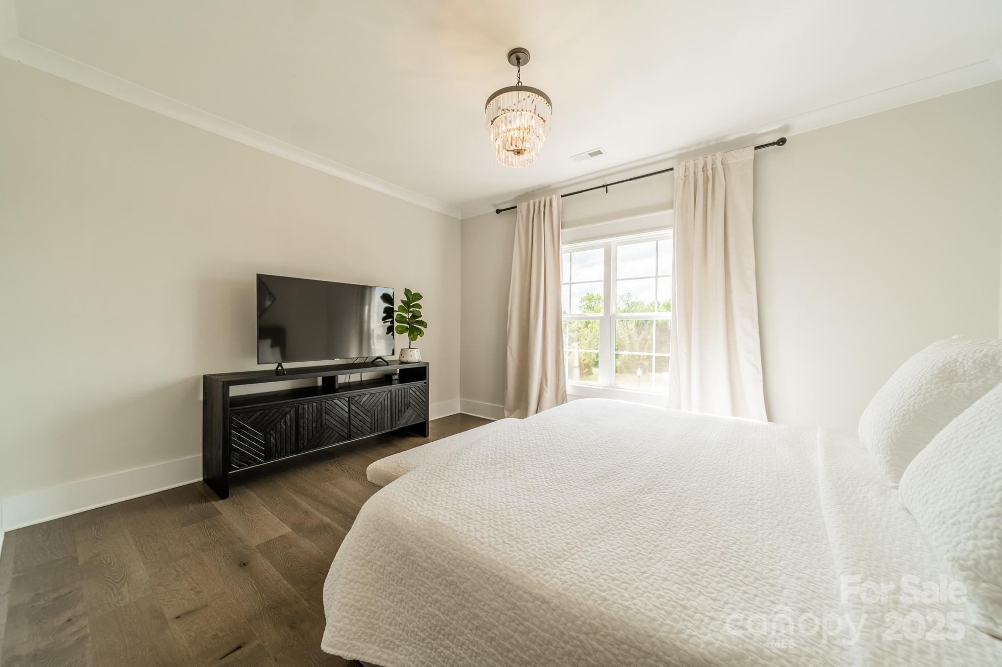 8102 Rolling Fields Road — Charlotte