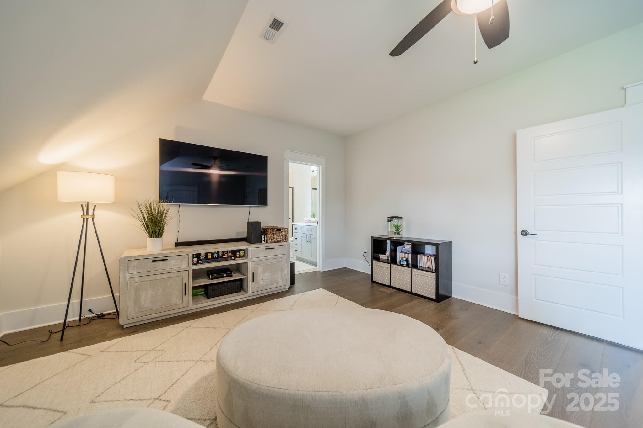 8102 Rolling Fields Road — Charlotte