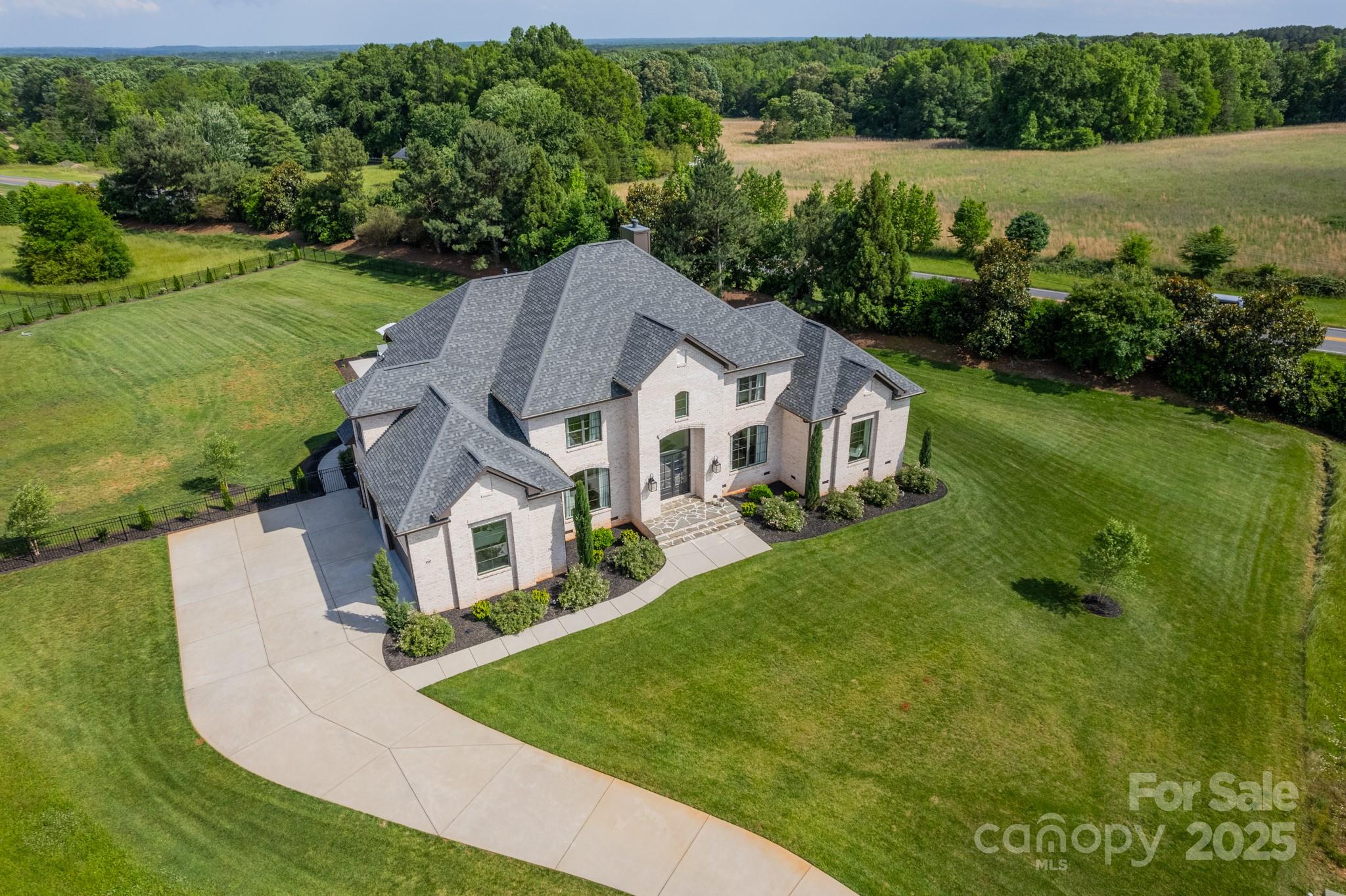 8102 Rolling Fields Road — Charlotte