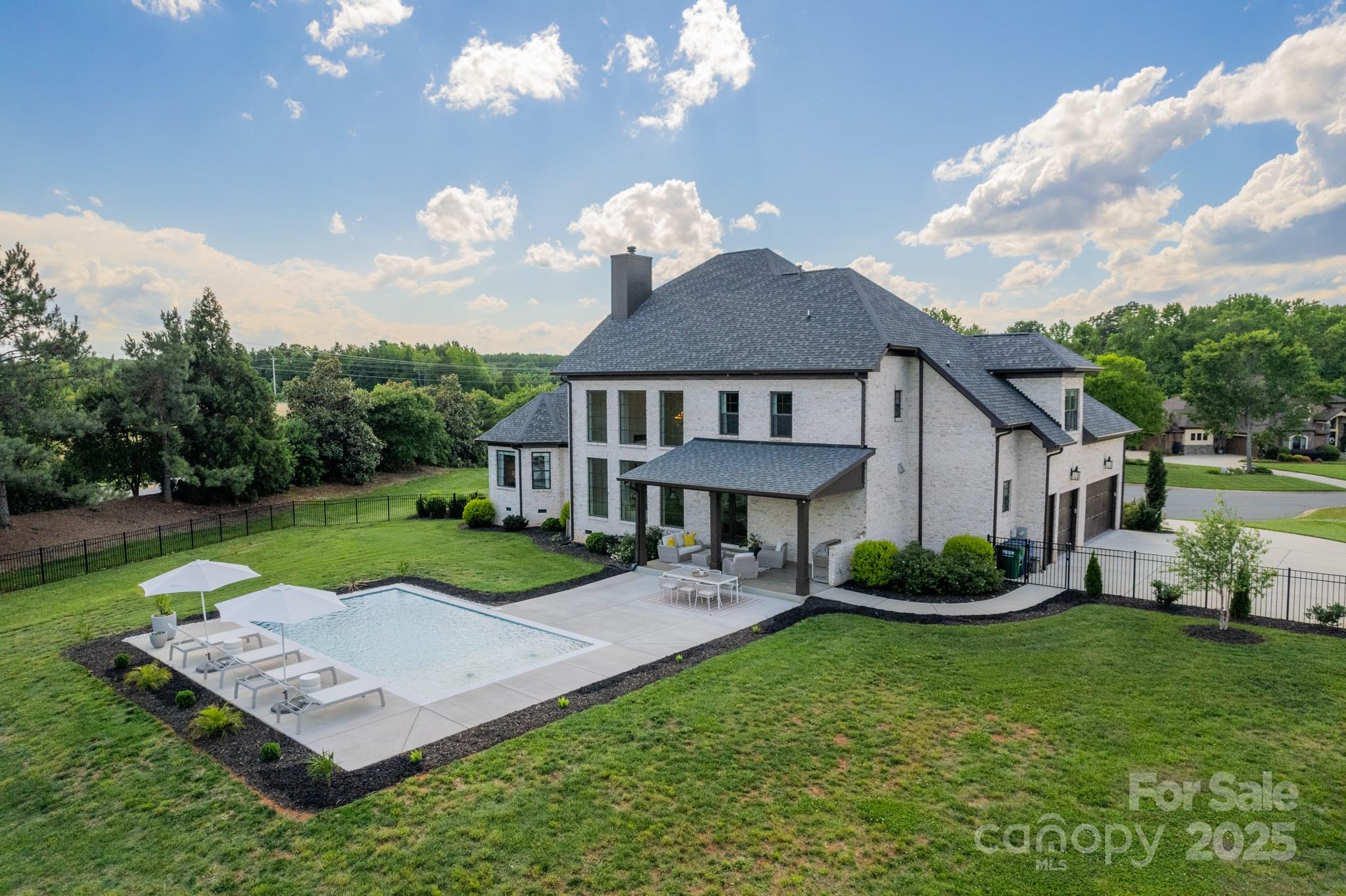 8102 Rolling Fields Road — Charlotte