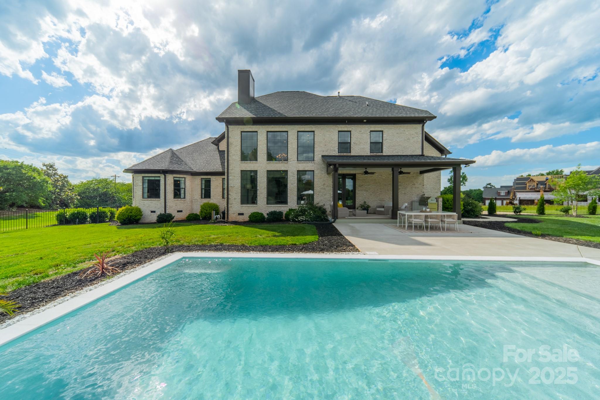 8102 Rolling Fields Road — Charlotte
