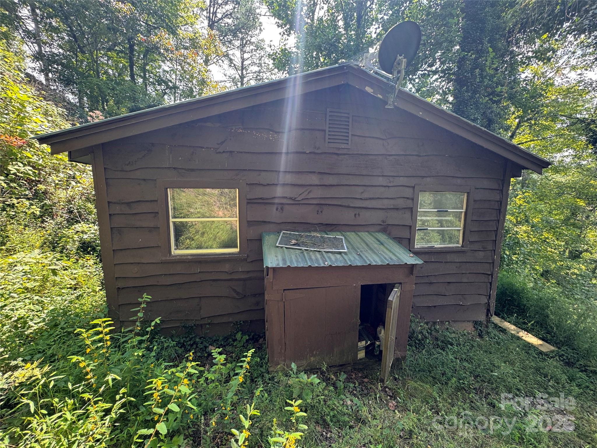 84 Pelohi Cove Road — Bryson City