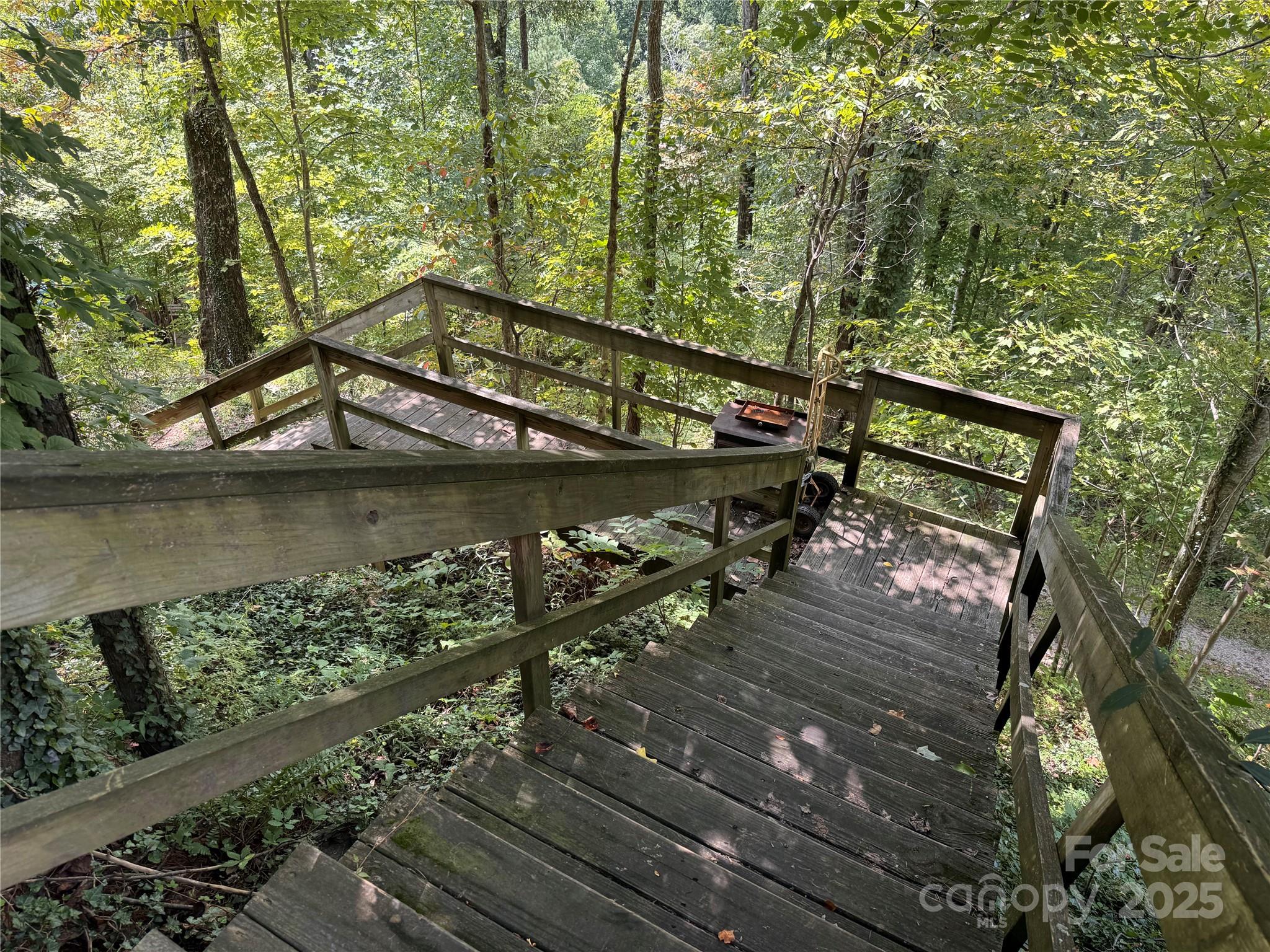 84 Pelohi Cove Road — Bryson City