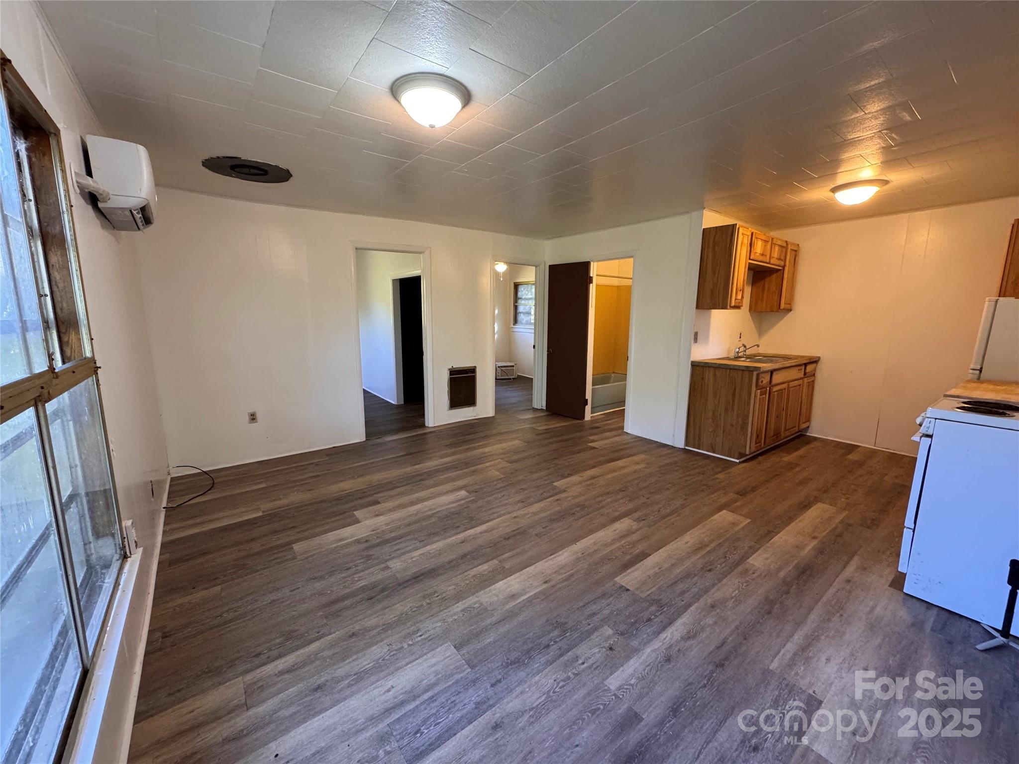 84 Pelohi Cove Road — Bryson City