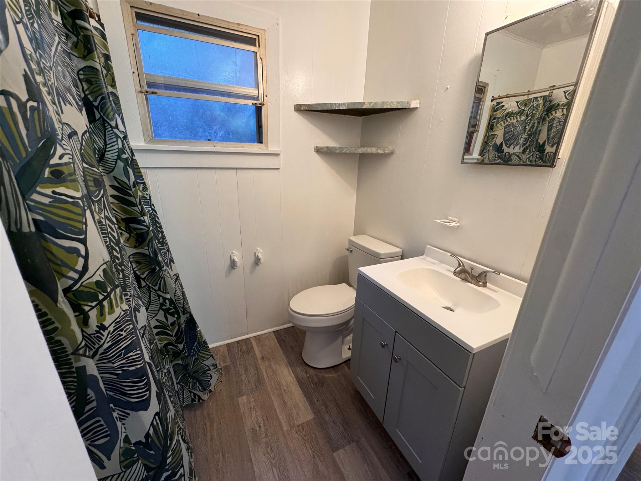 84 Pelohi Cove Road — Bryson City