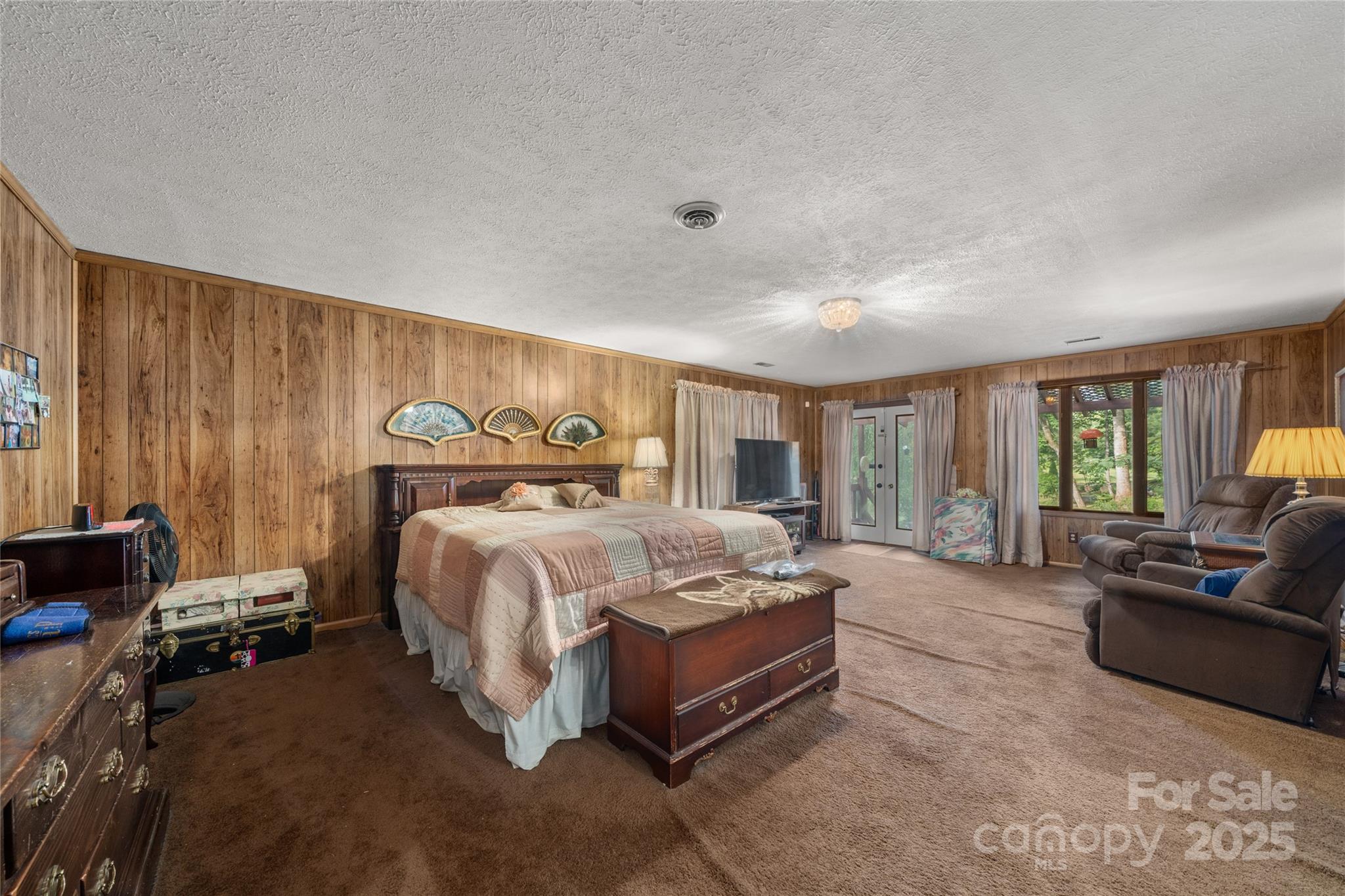335 Lake Circle Drive — Hendersonville