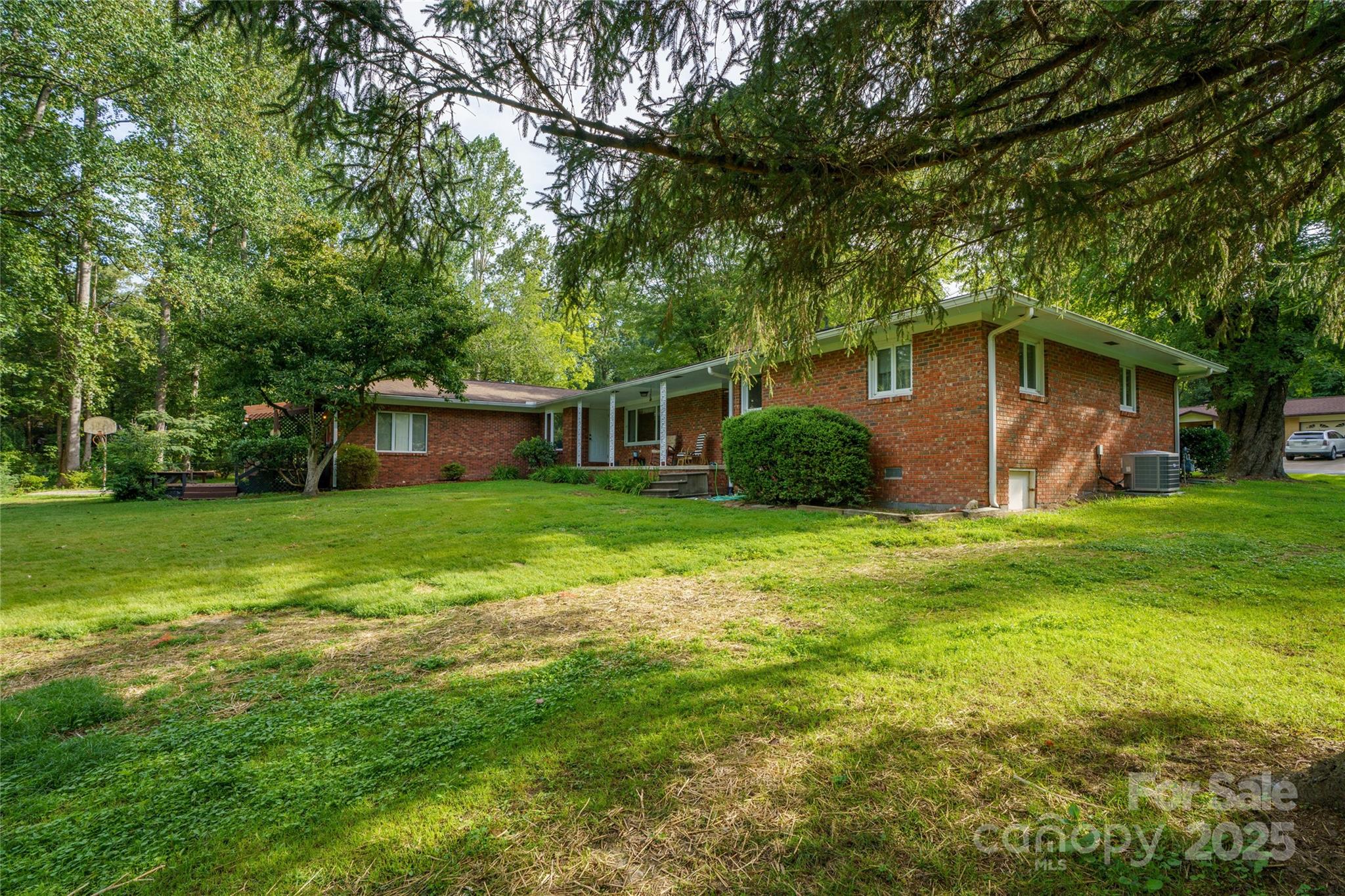 335 Lake Circle Drive — Hendersonville
