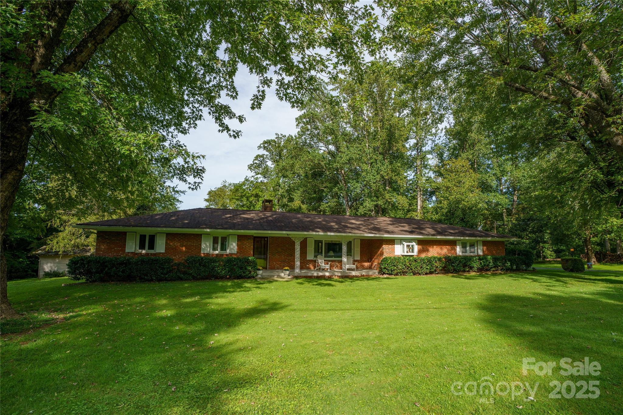 335 Lake Circle Drive — Hendersonville