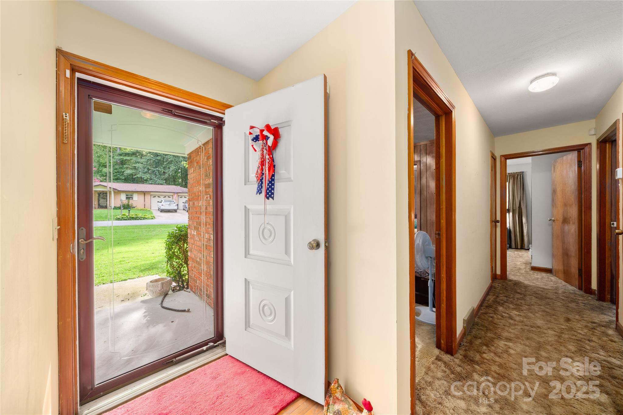 335 Lake Circle Drive — Hendersonville