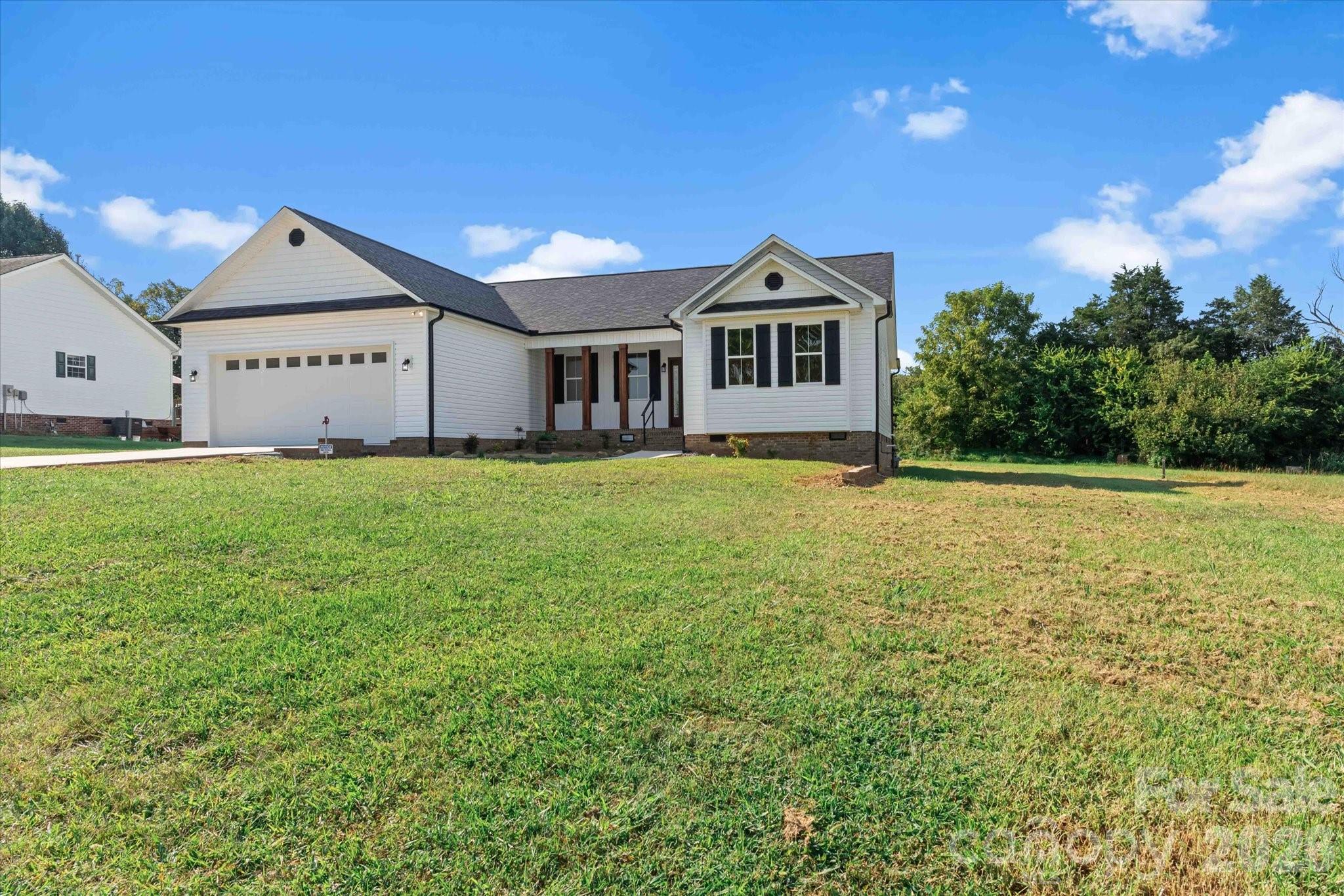 113 Cheval Trail — Cleveland
