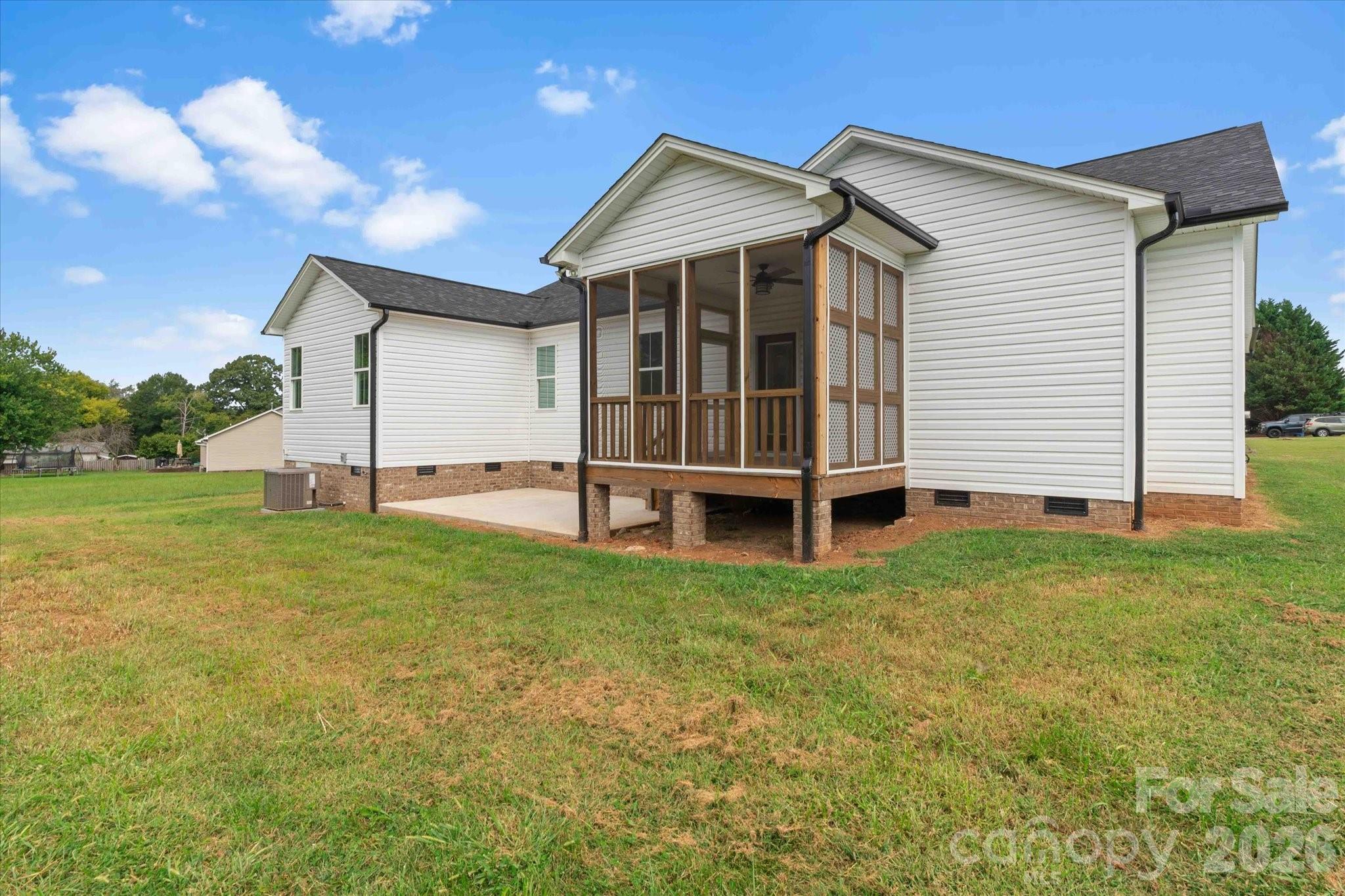 113 Cheval Trail — Cleveland