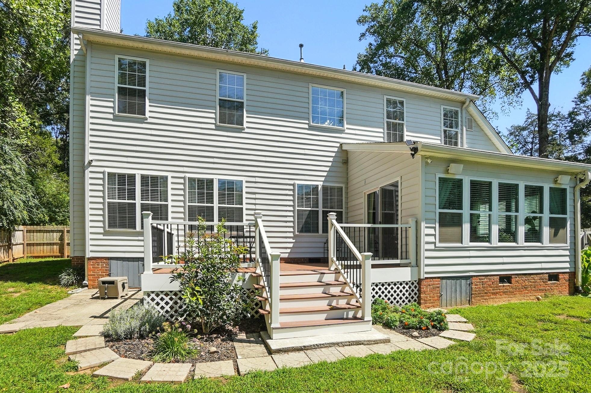 10219 Windtree Lane — Charlotte