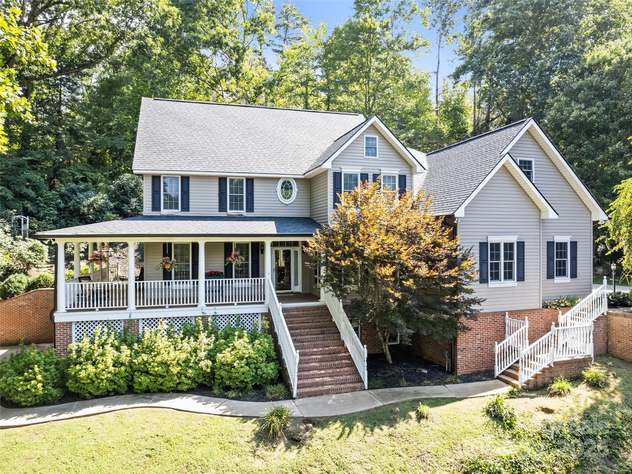 40 Panda Trail — Waynesville