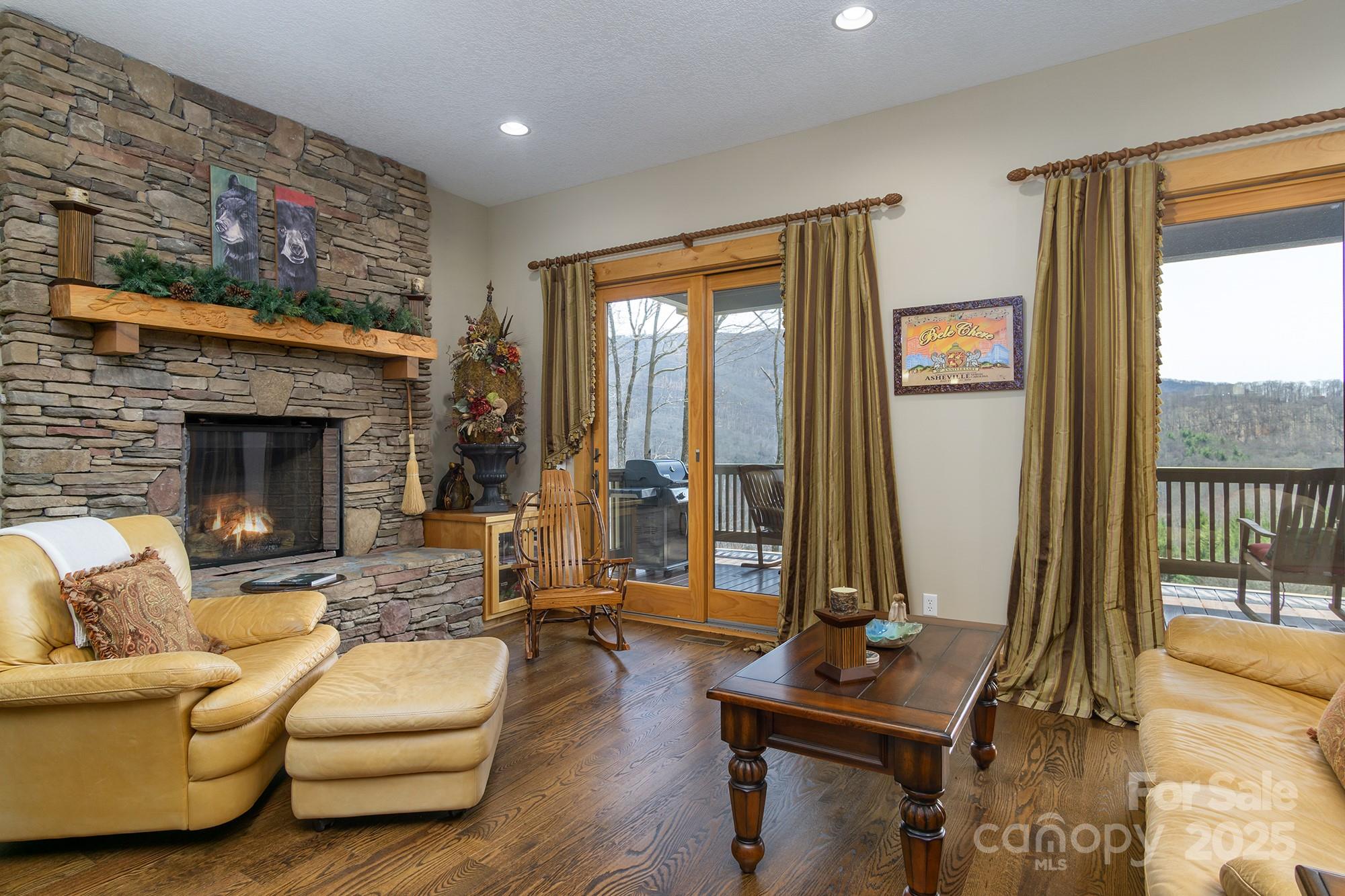 596 N Ridge Runner Road — Burnsville