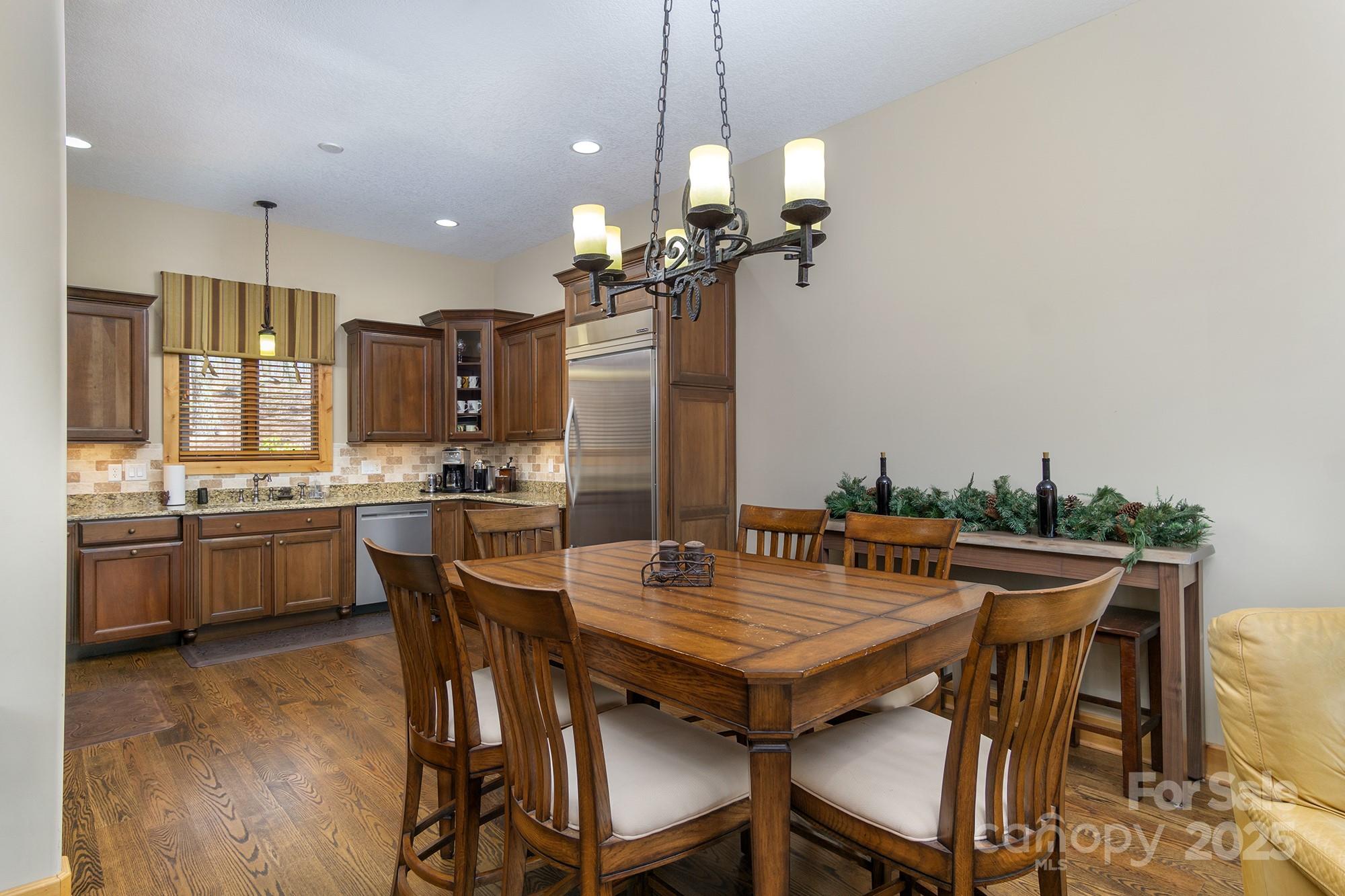 596 N Ridge Runner Road — Burnsville
