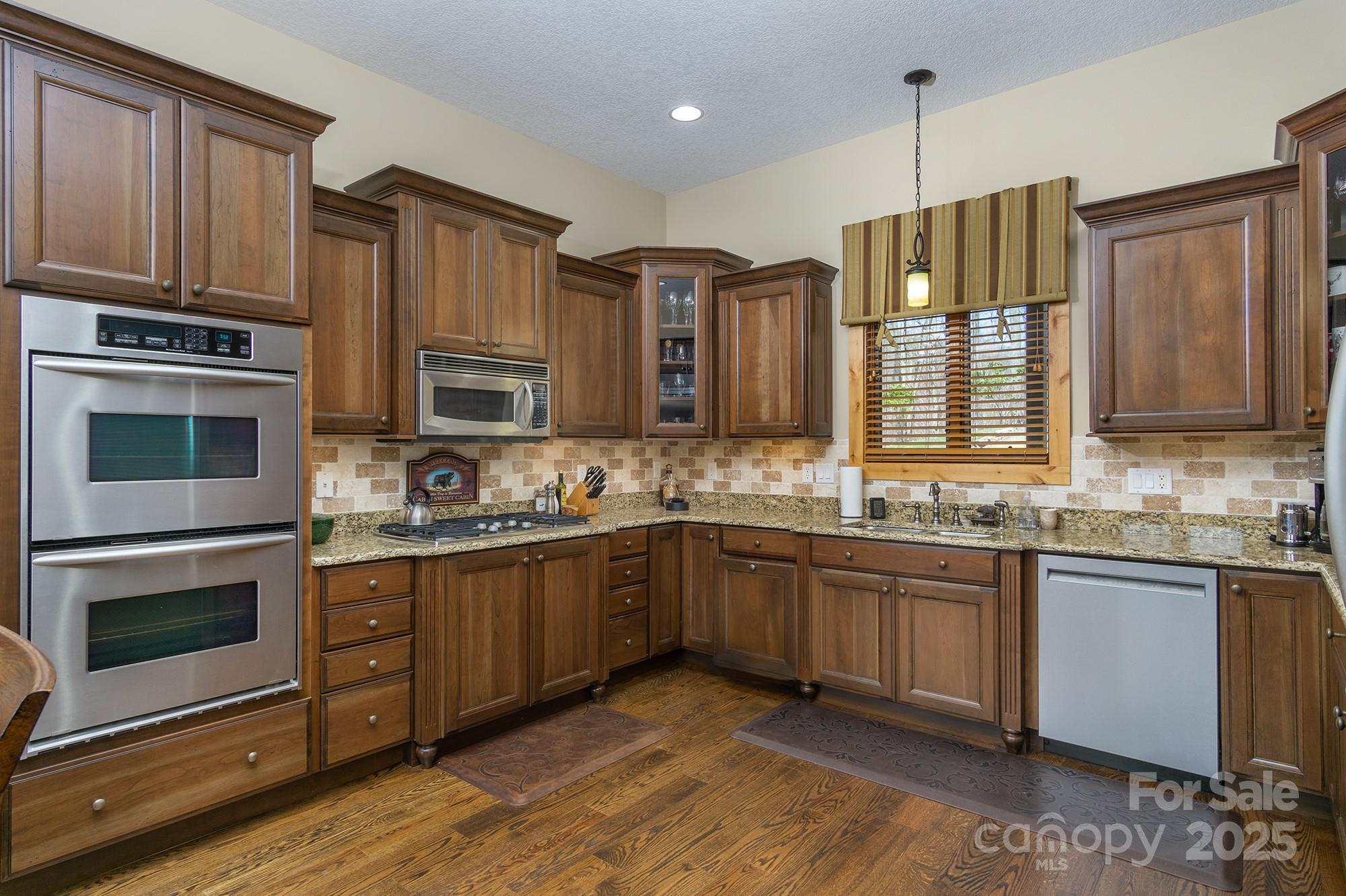 596 N Ridge Runner Road — Burnsville