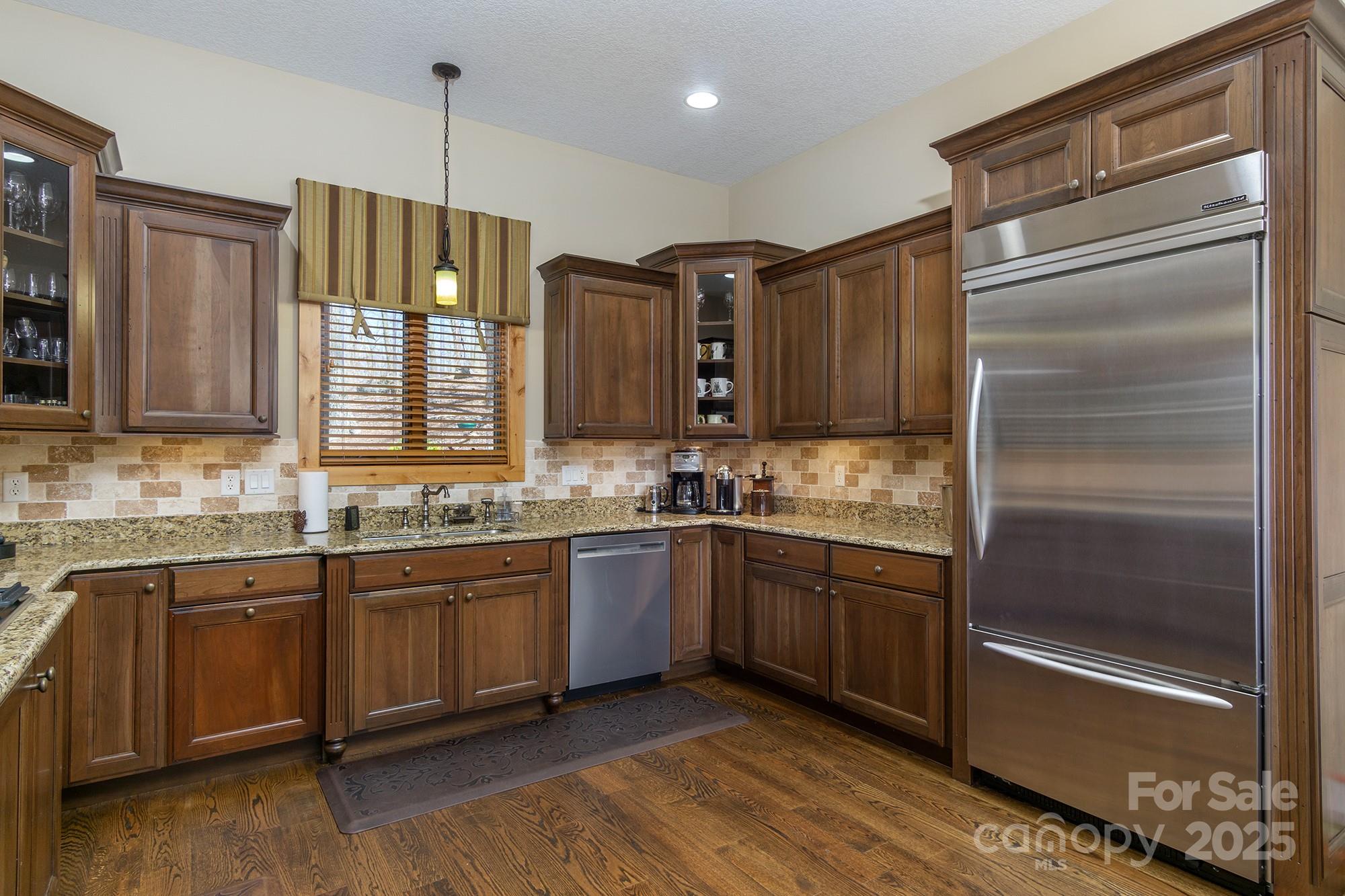 596 N Ridge Runner Road — Burnsville