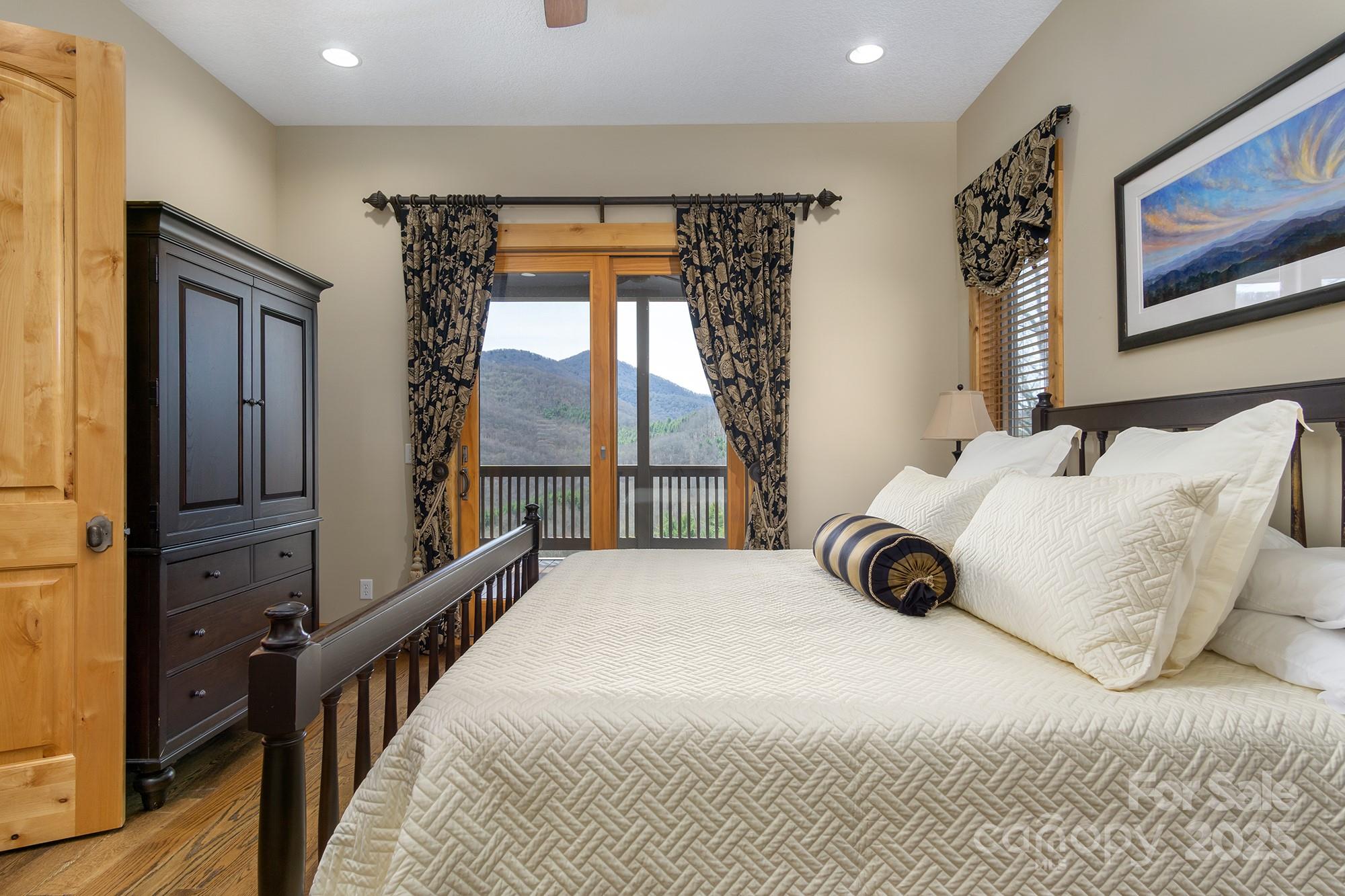 596 N Ridge Runner Road — Burnsville