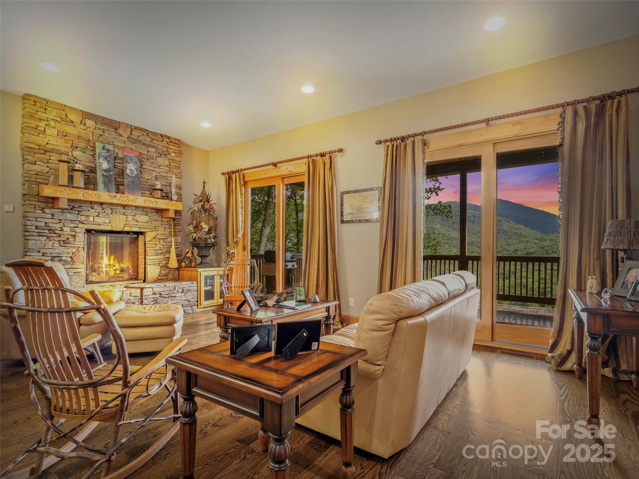 596 N Ridge Runner Road — Burnsville