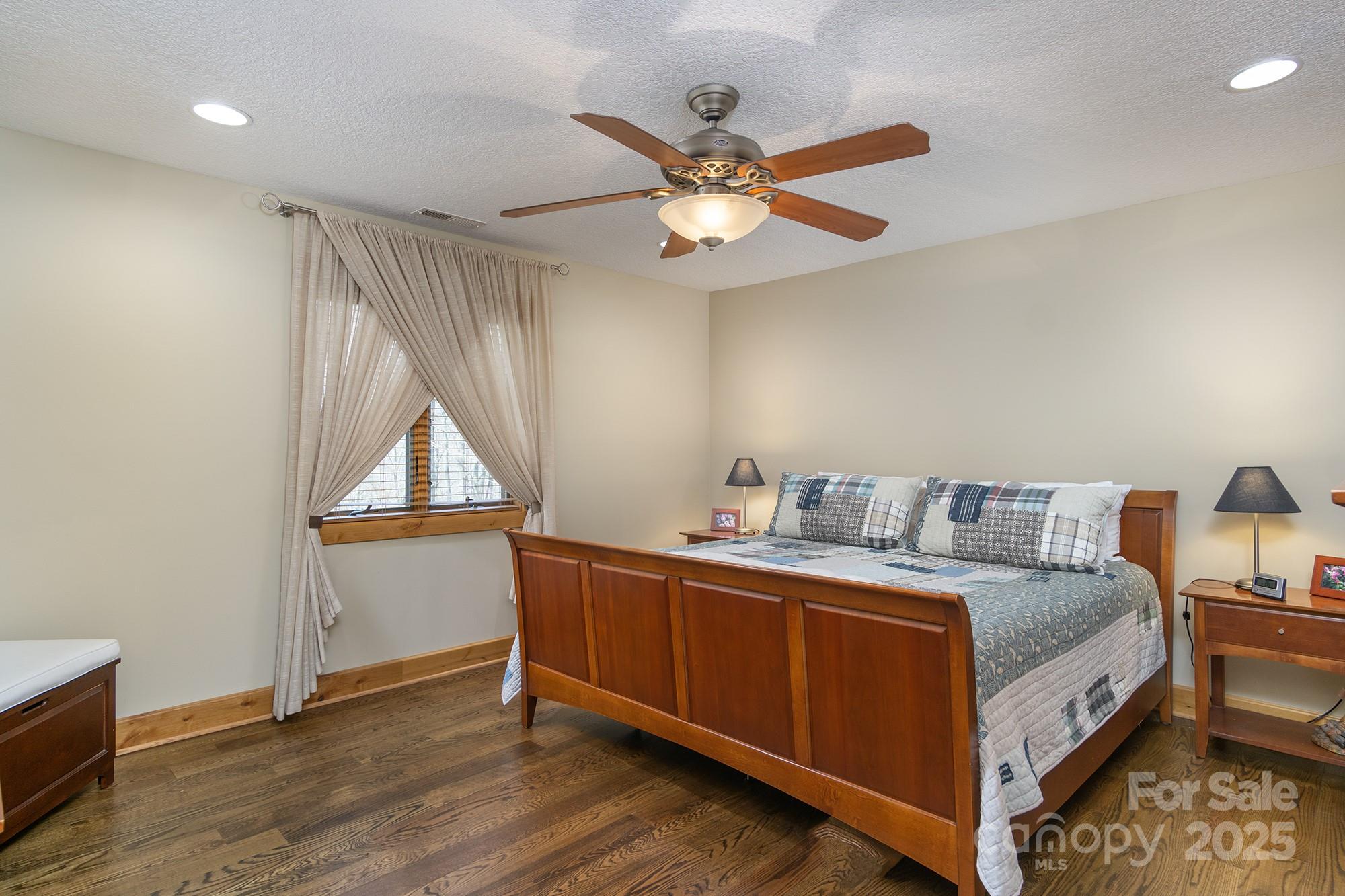 596 N Ridge Runner Road — Burnsville
