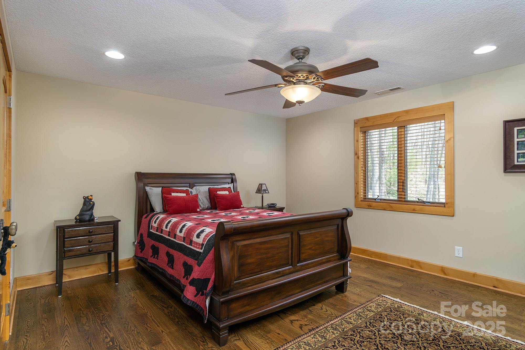 596 N Ridge Runner Road — Burnsville