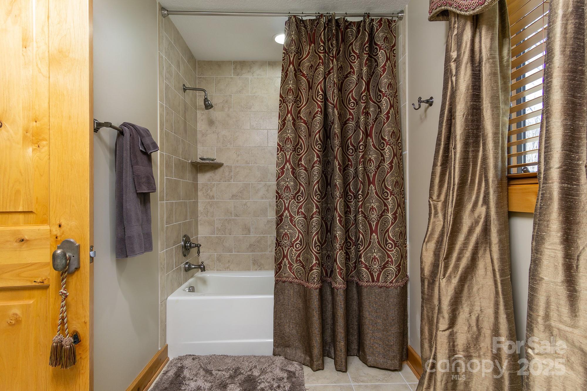 596 N Ridge Runner Road — Burnsville