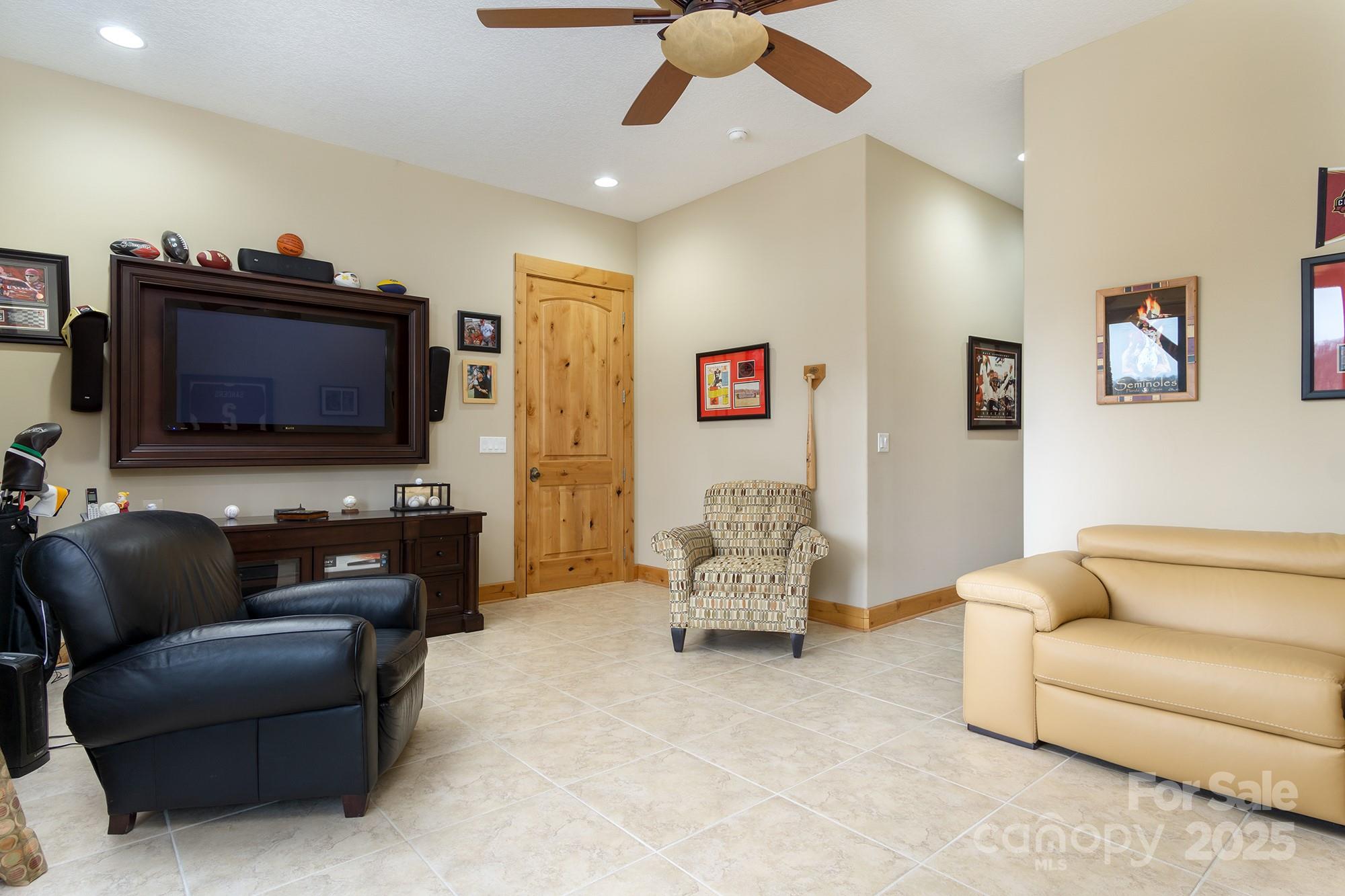 596 N Ridge Runner Road — Burnsville