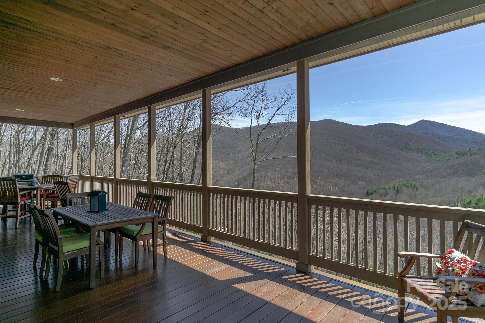 596 N Ridge Runner Road — Burnsville