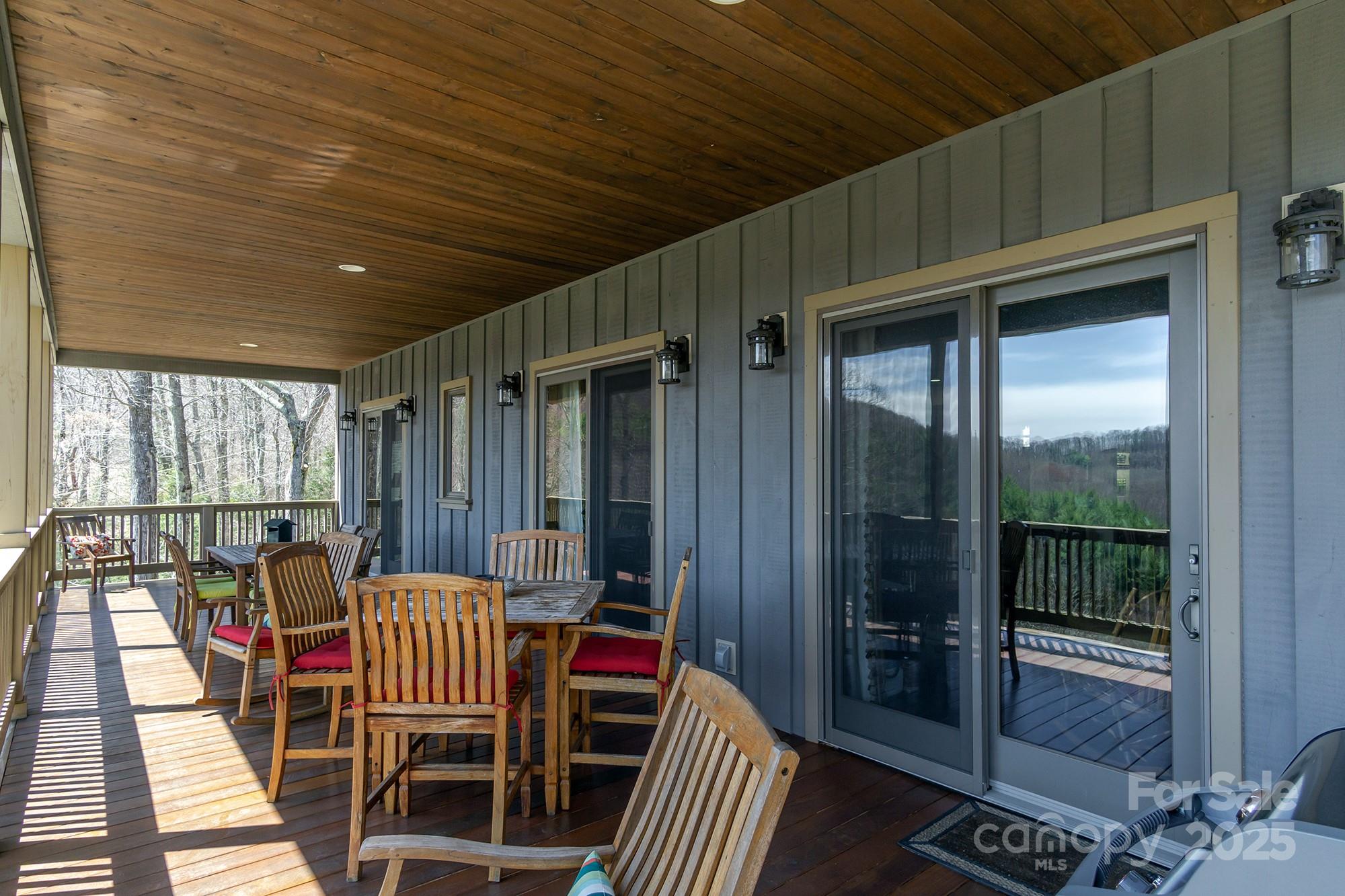 596 N Ridge Runner Road — Burnsville