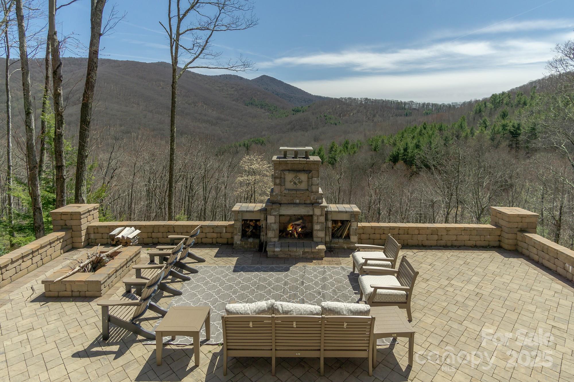 596 N Ridge Runner Road — Burnsville