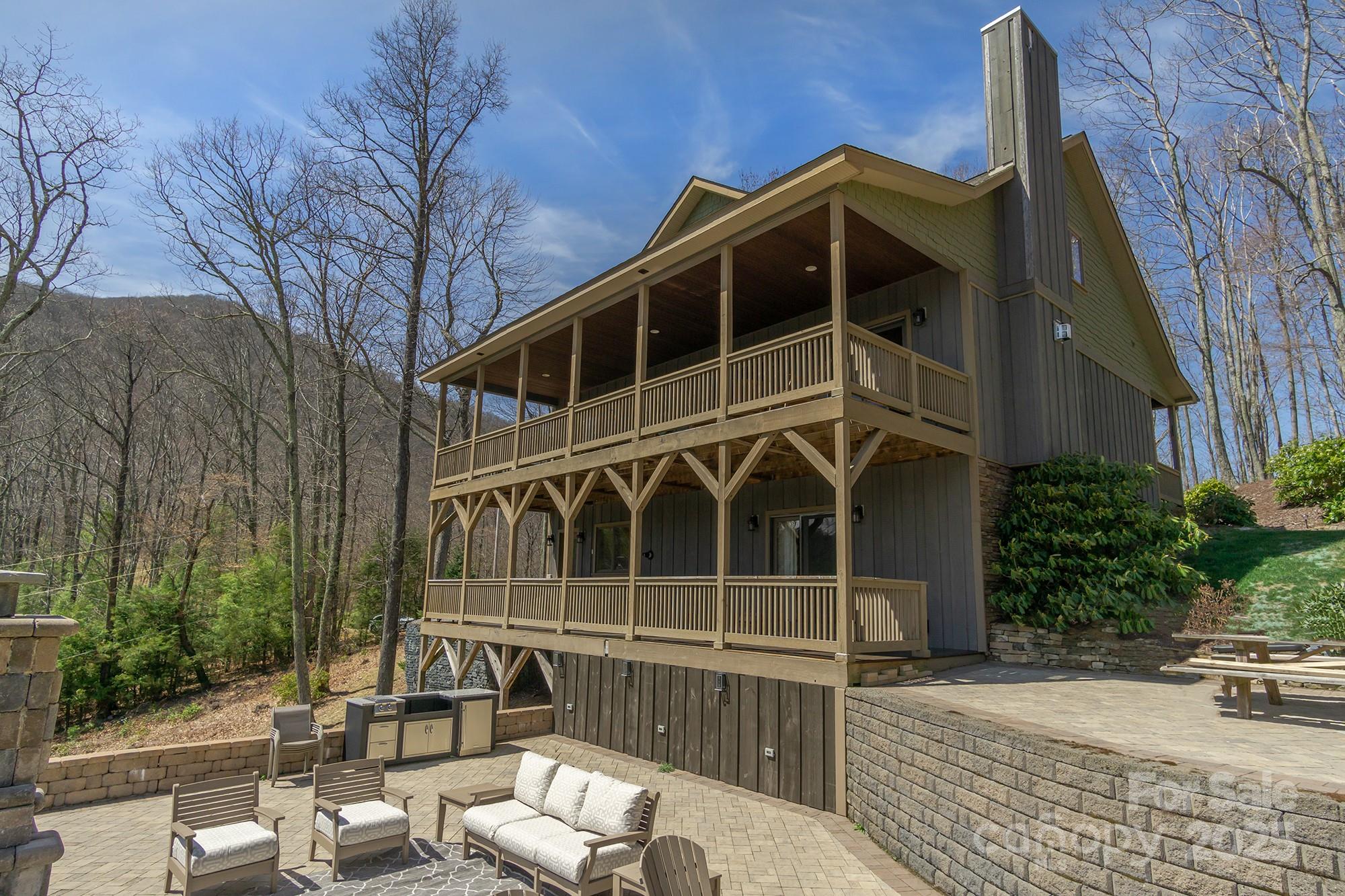 596 N Ridge Runner Road — Burnsville