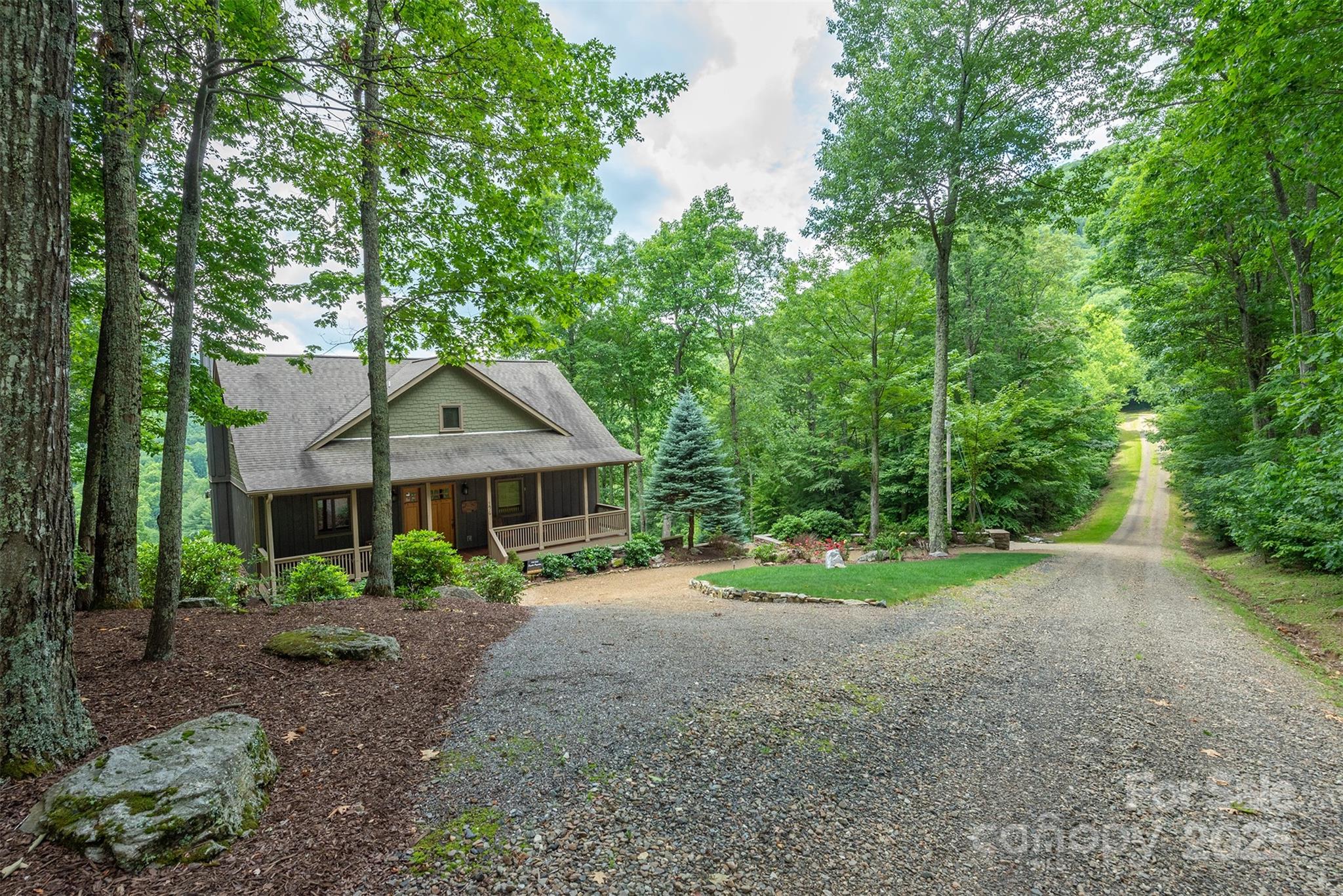 596 N Ridge Runner Road — Burnsville