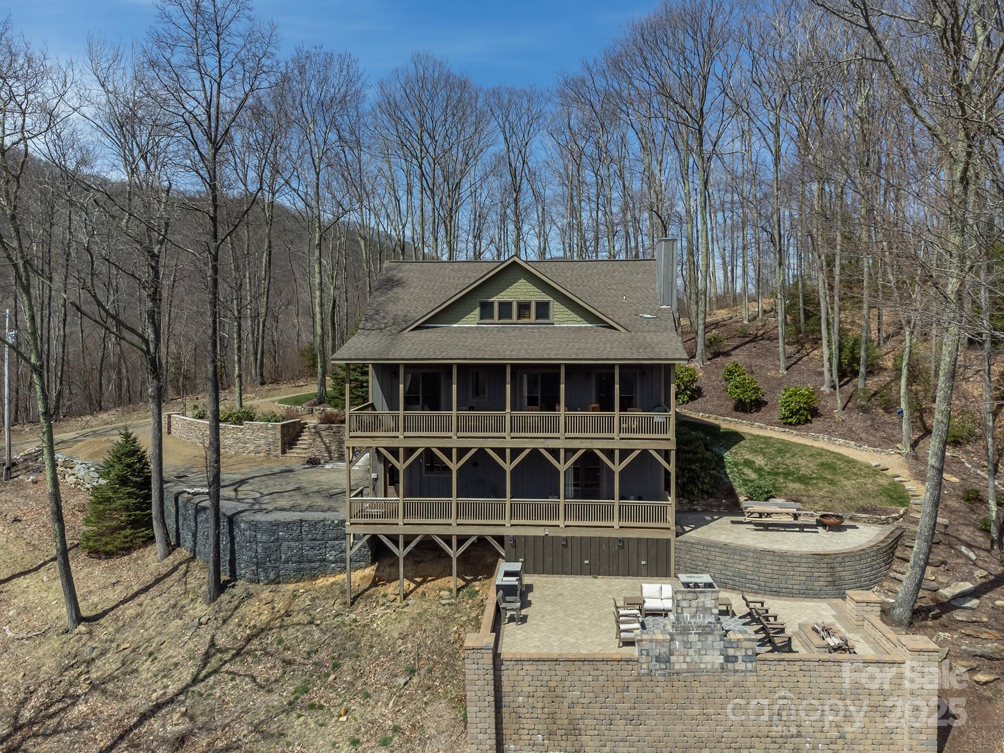 596 N Ridge Runner Road — Burnsville