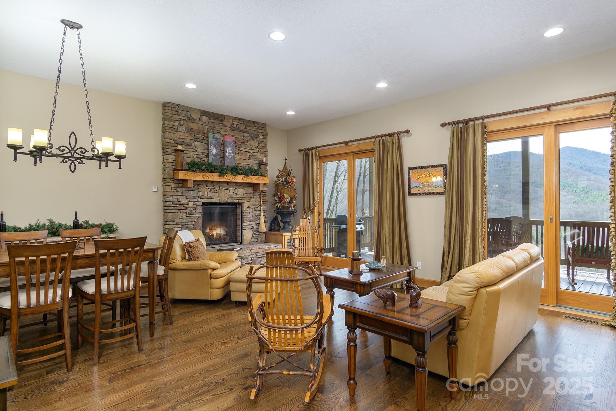 596 N Ridge Runner Road — Burnsville