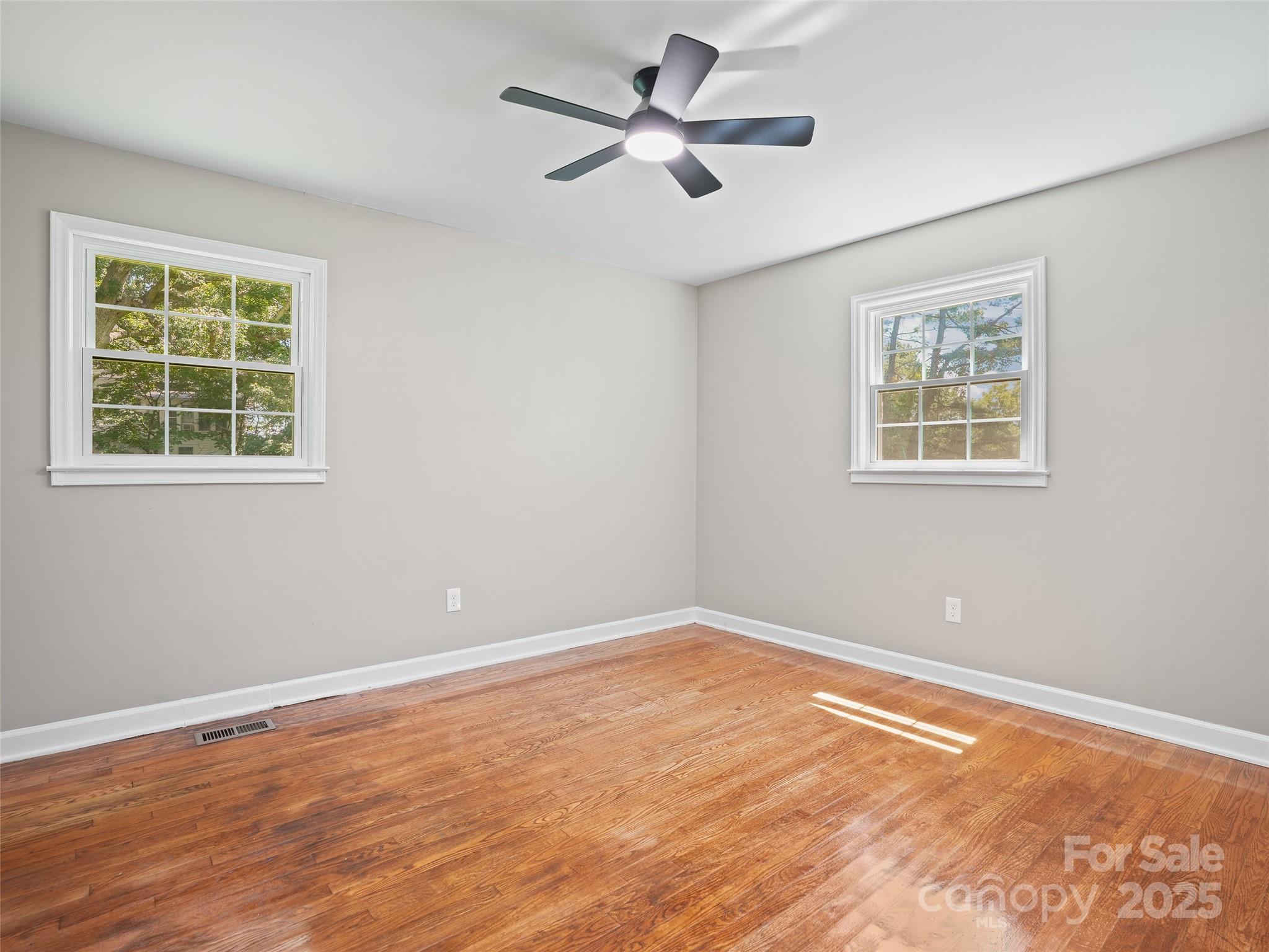 220 Love Lane — Waynesville