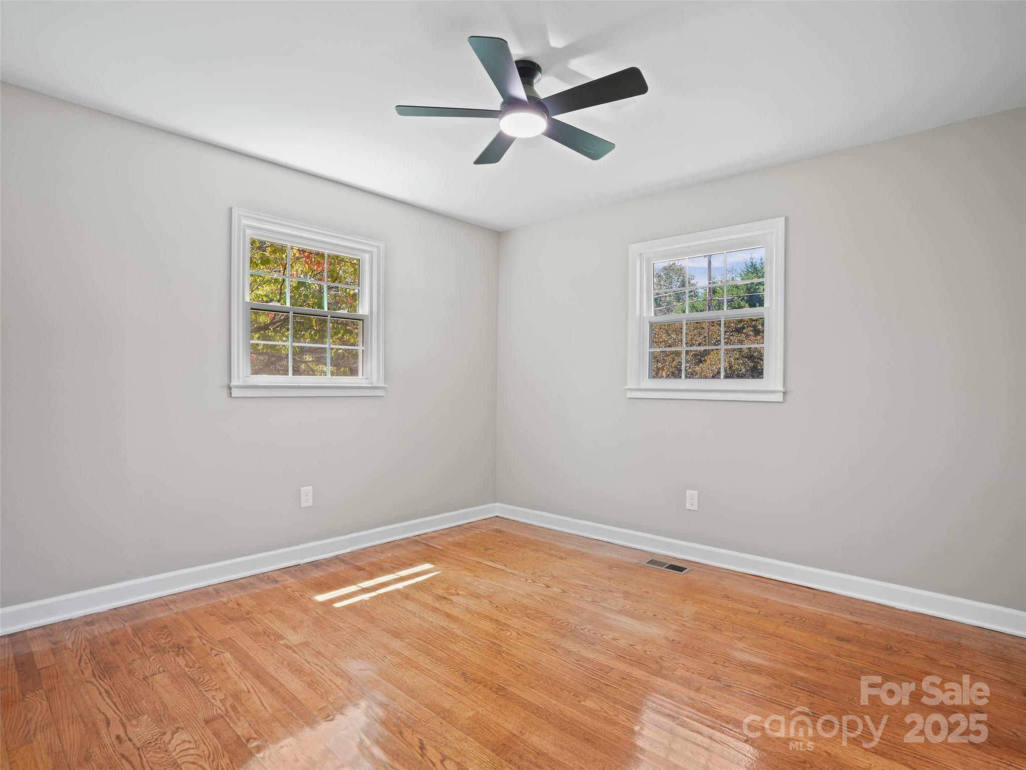 220 Love Lane — Waynesville