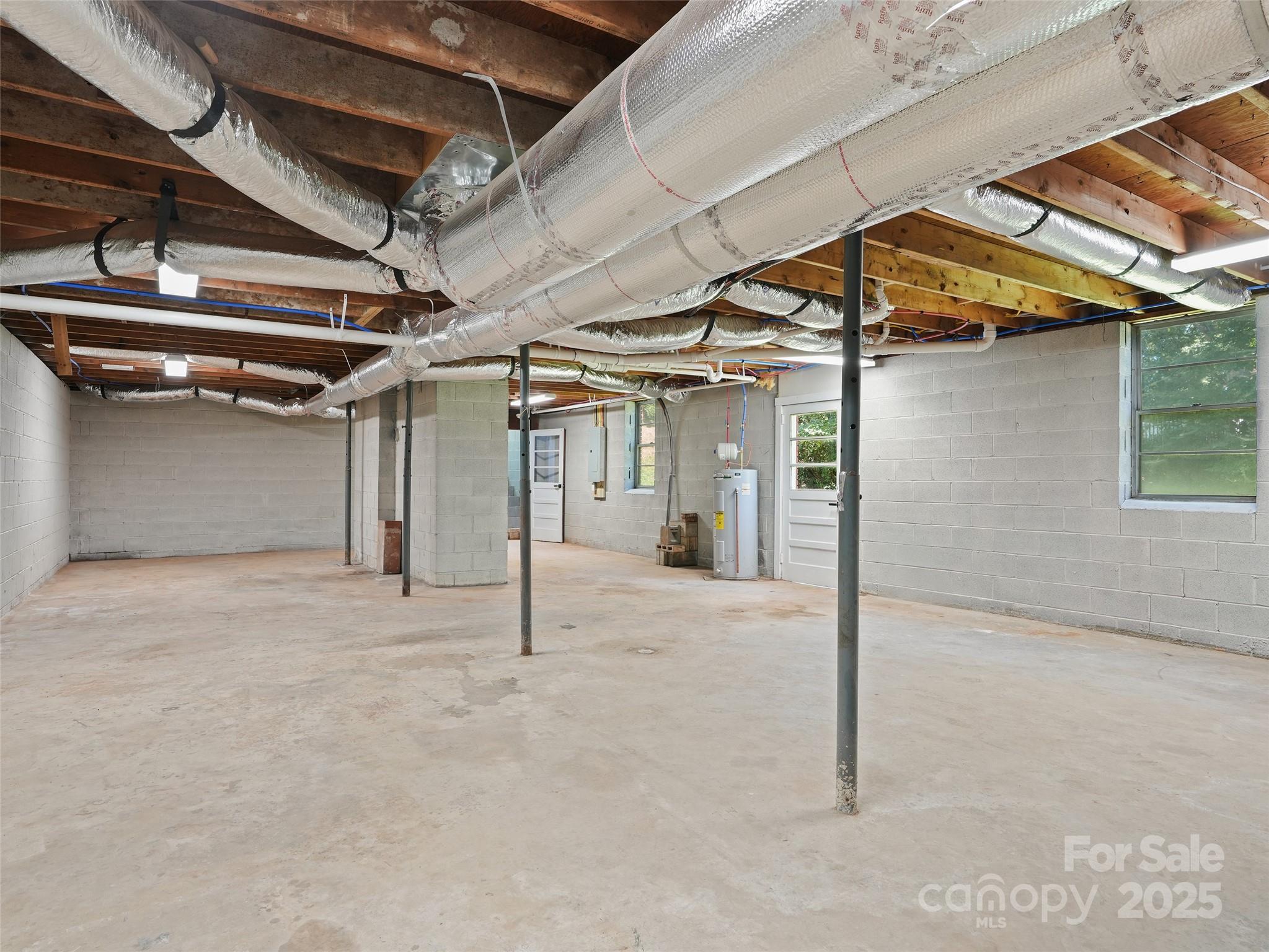 220 Love Lane — Waynesville