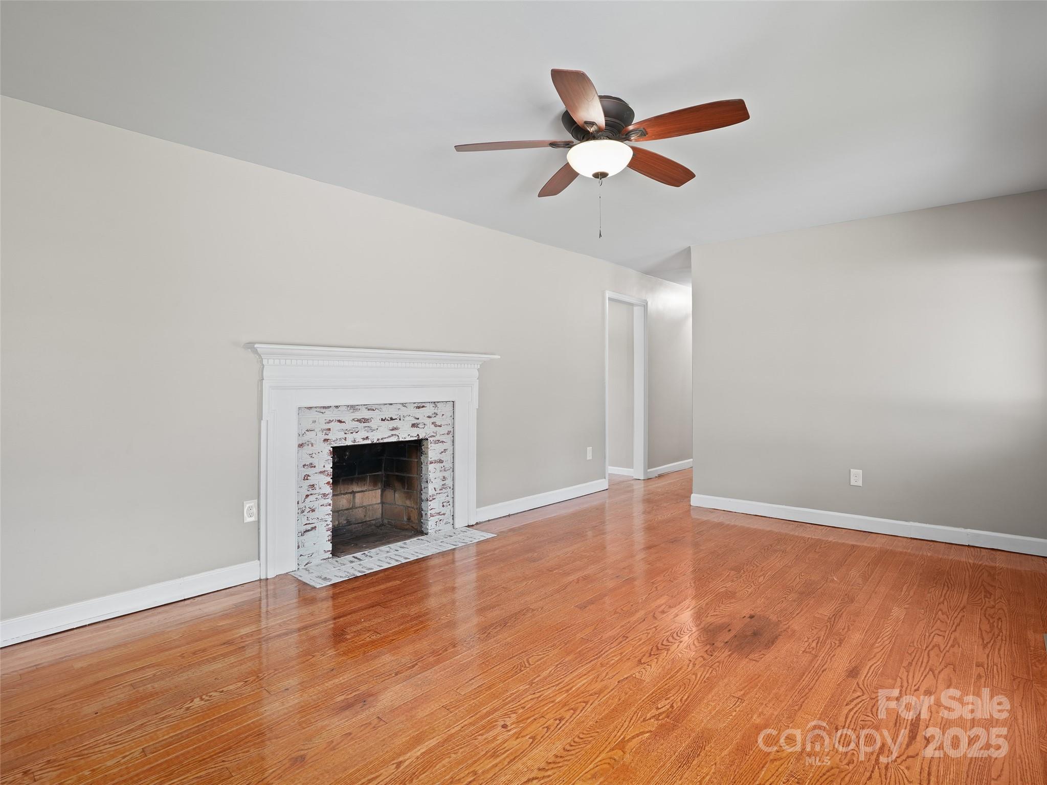 220 Love Lane — Waynesville
