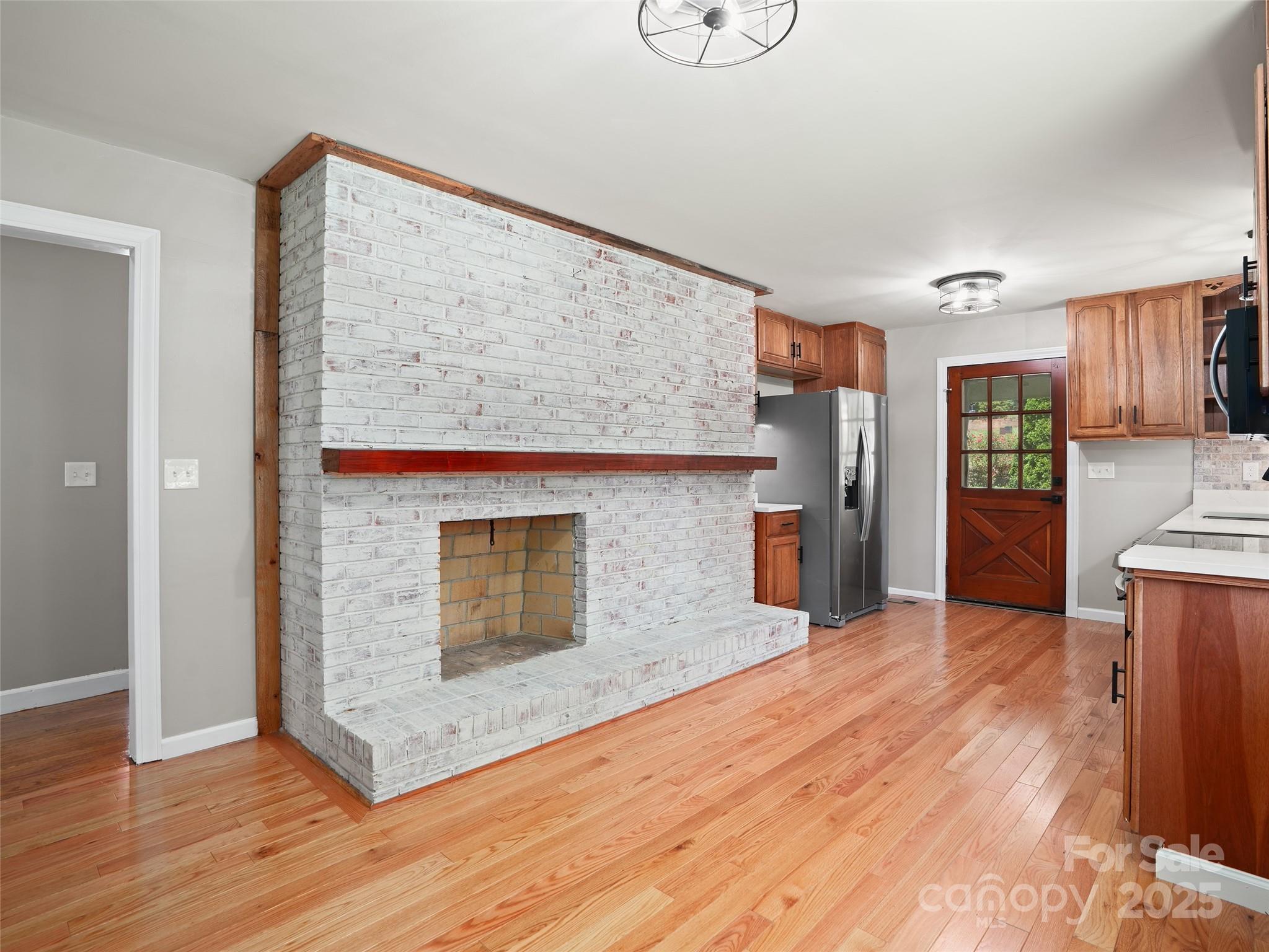 220 Love Lane — Waynesville
